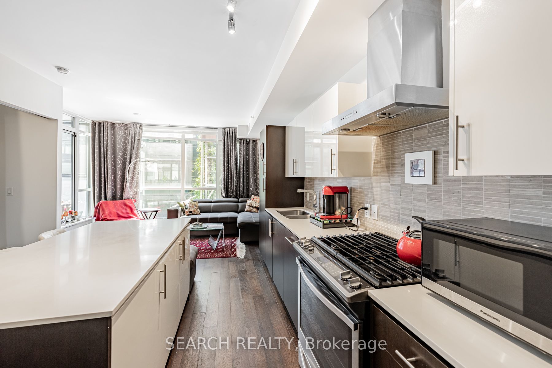 36 Howard Park Ave, #303