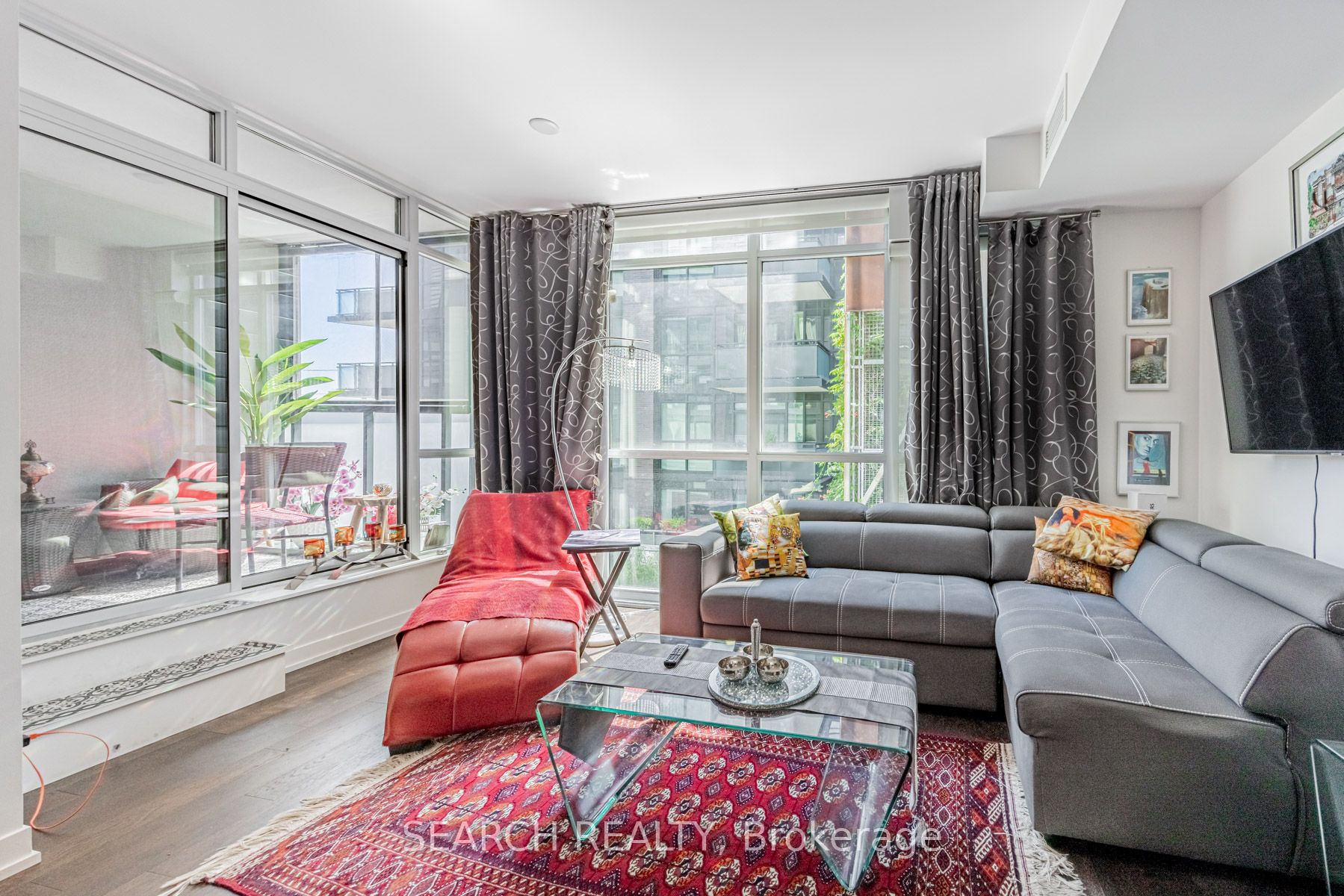 36 Howard Park Ave, #303