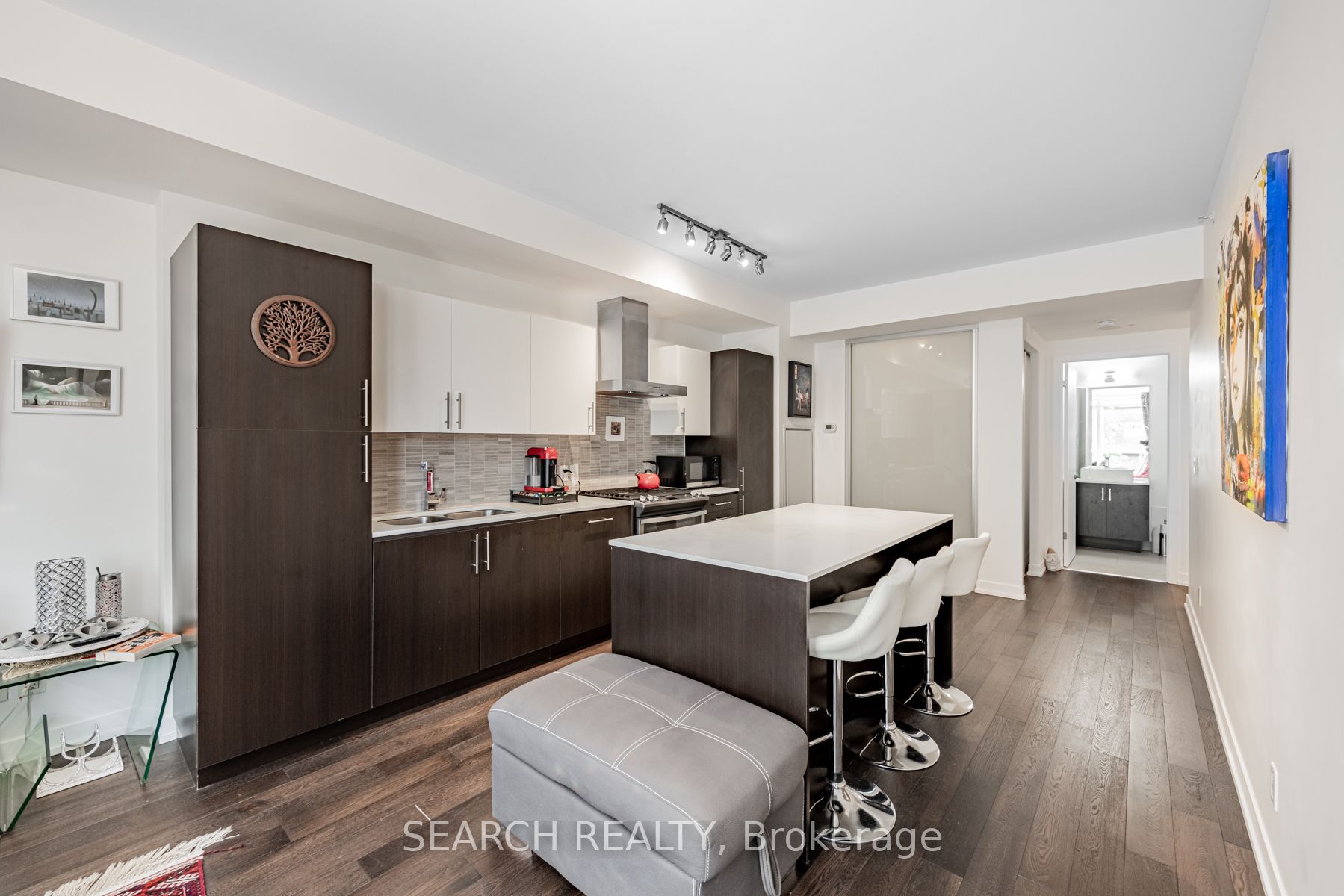 36 Howard Park Ave, #303
