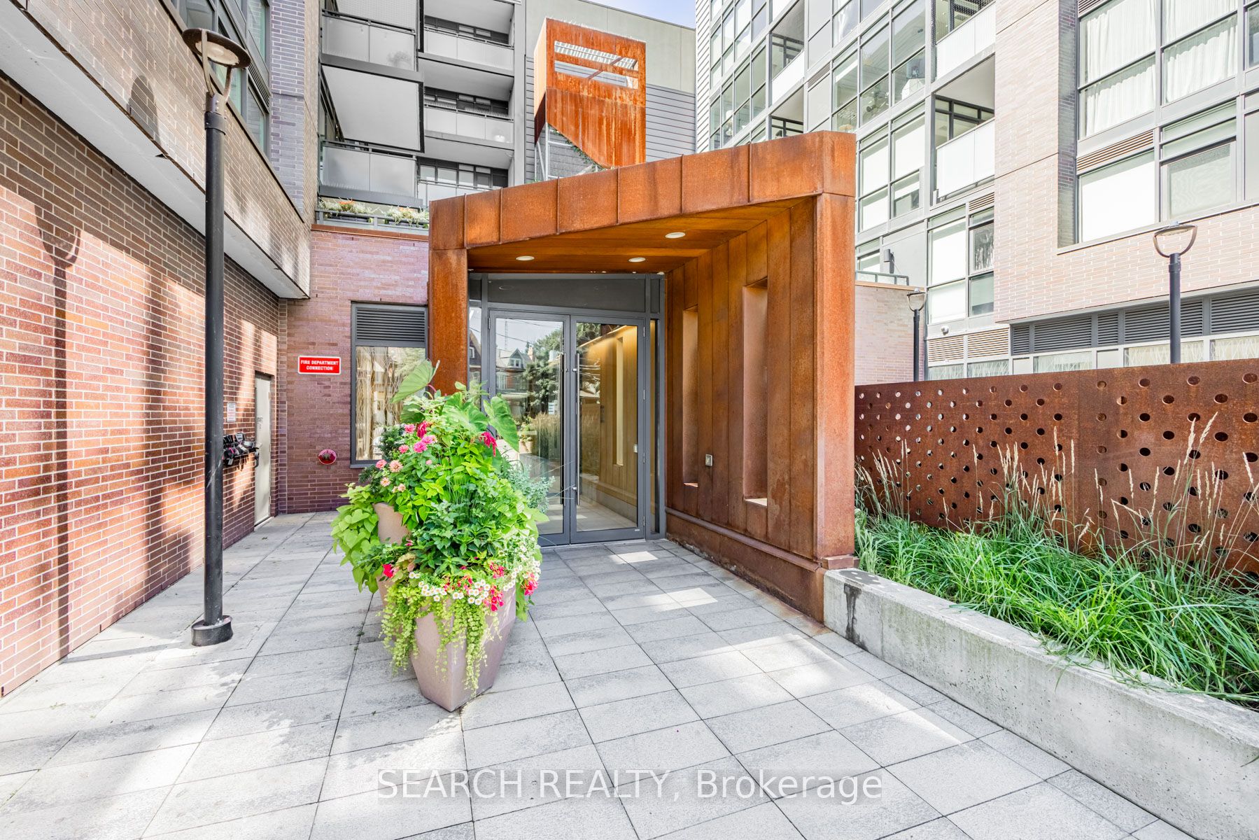 36 Howard Park Ave, #303