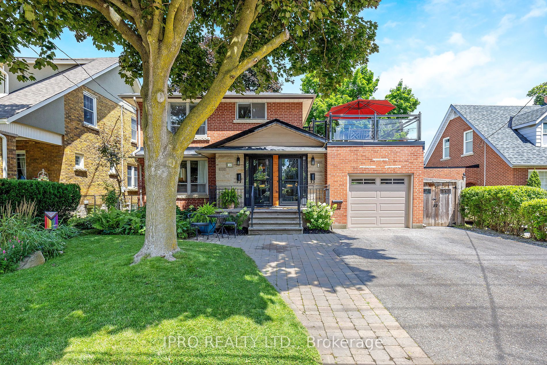 34 Elizabeth St S