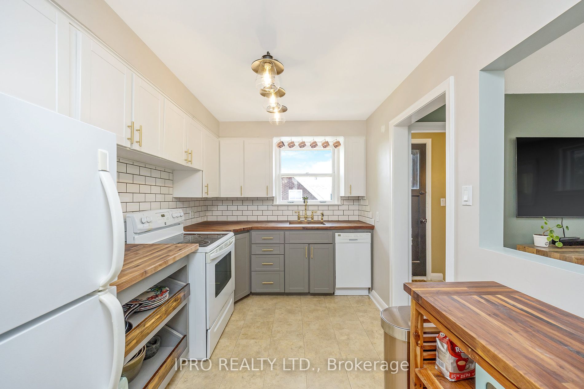 34 Elizabeth St S