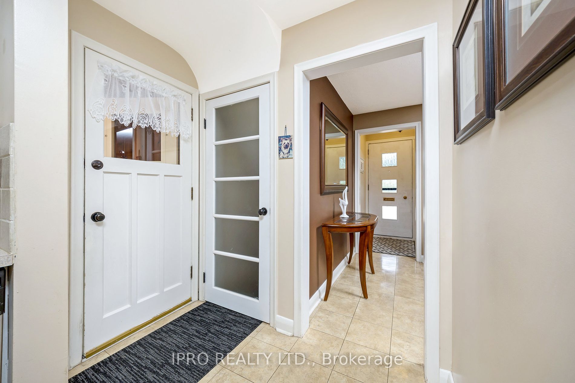 34 Elizabeth St S