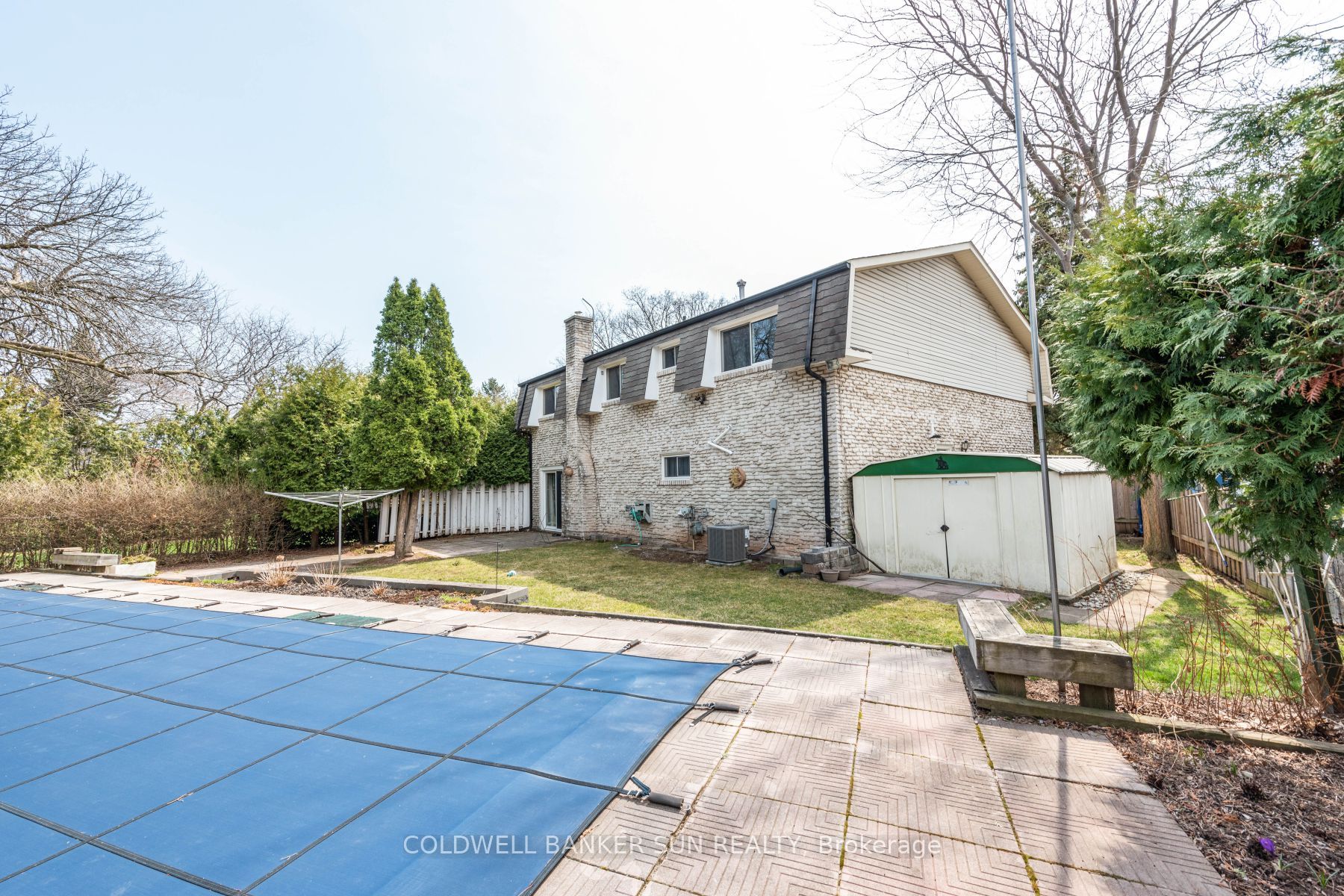 2483 Yarmouth Crescent
