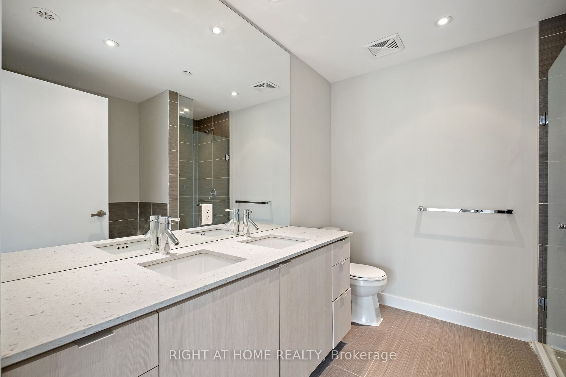 5025 Harvard Rd, #204