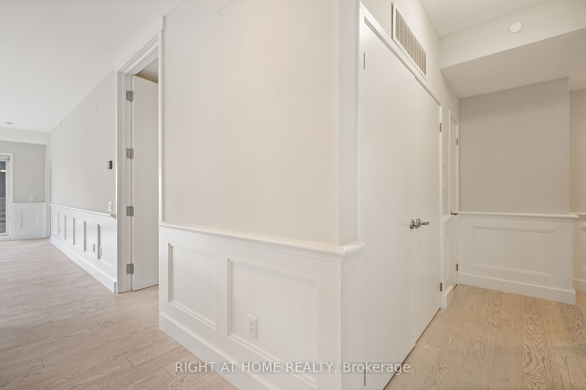 5025 Harvard Rd, #204