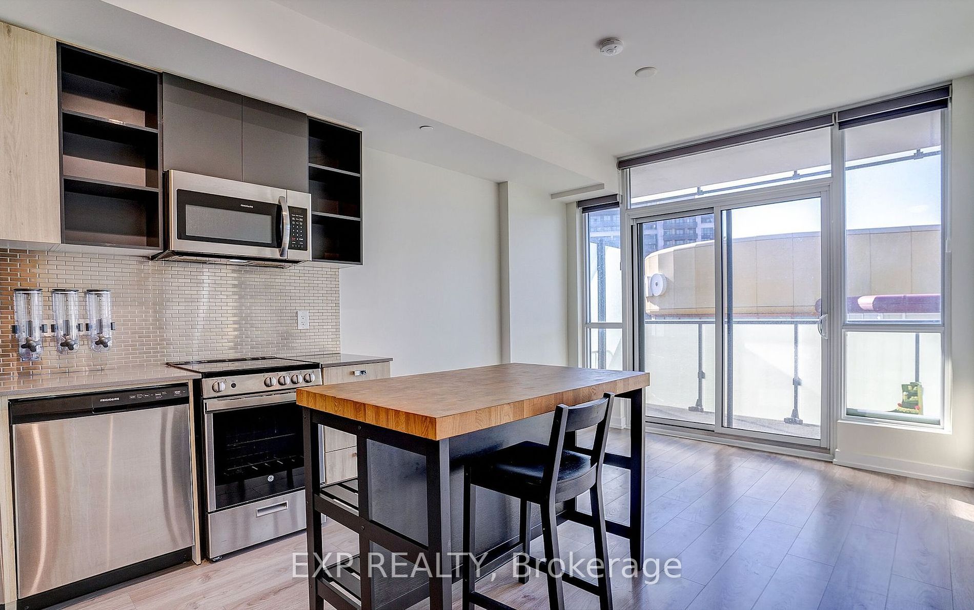 10 De Boers Drive #514