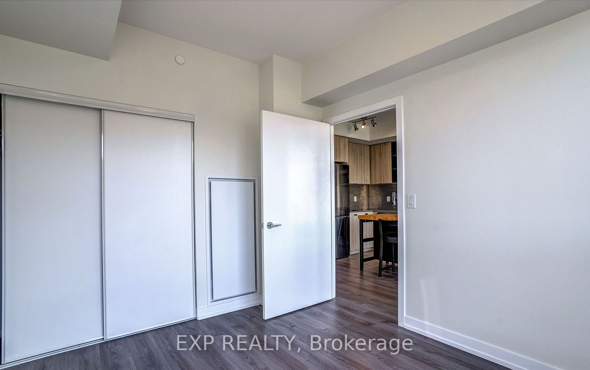 10 De Boers Drive #514