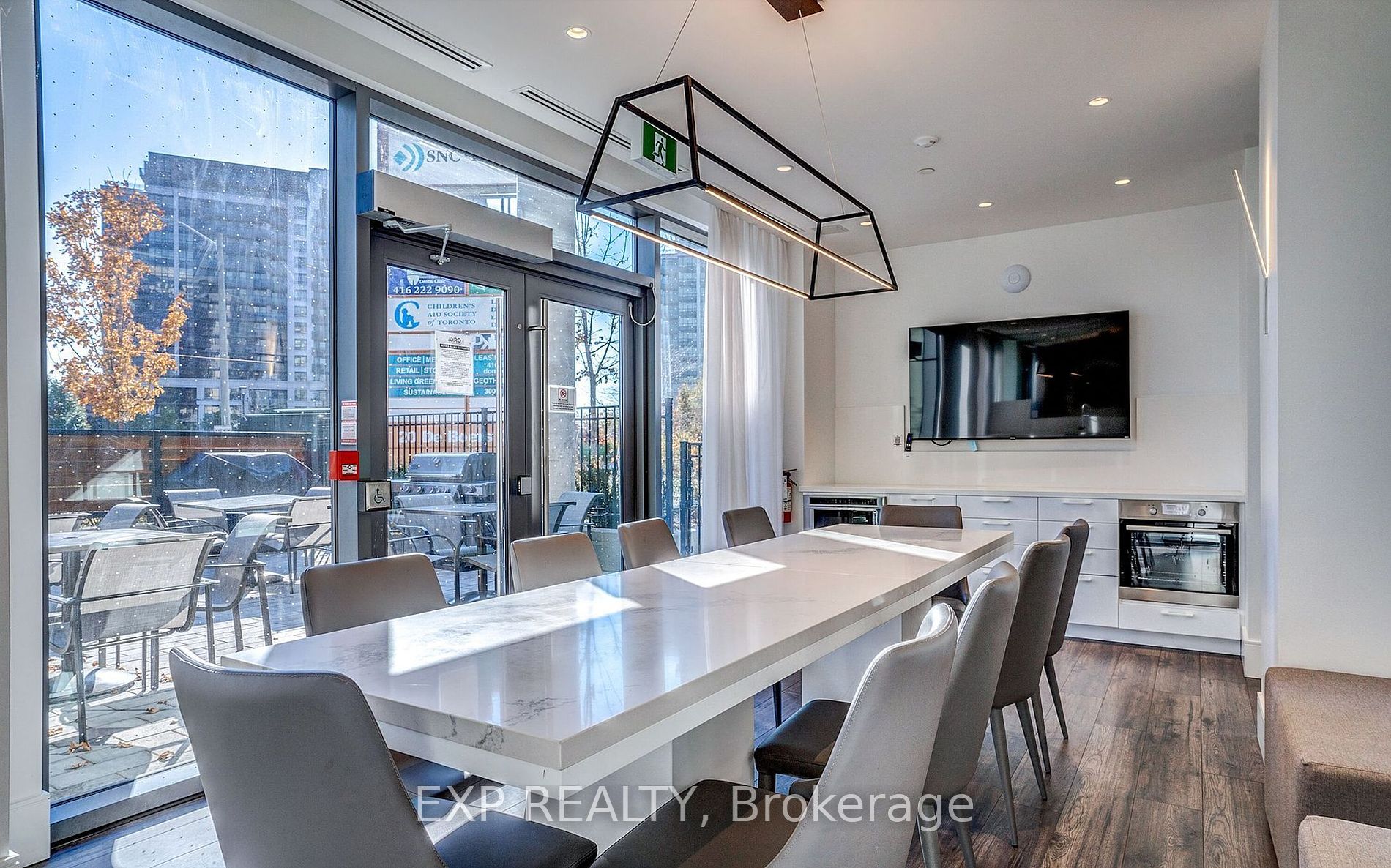 10 De Boers Drive #514