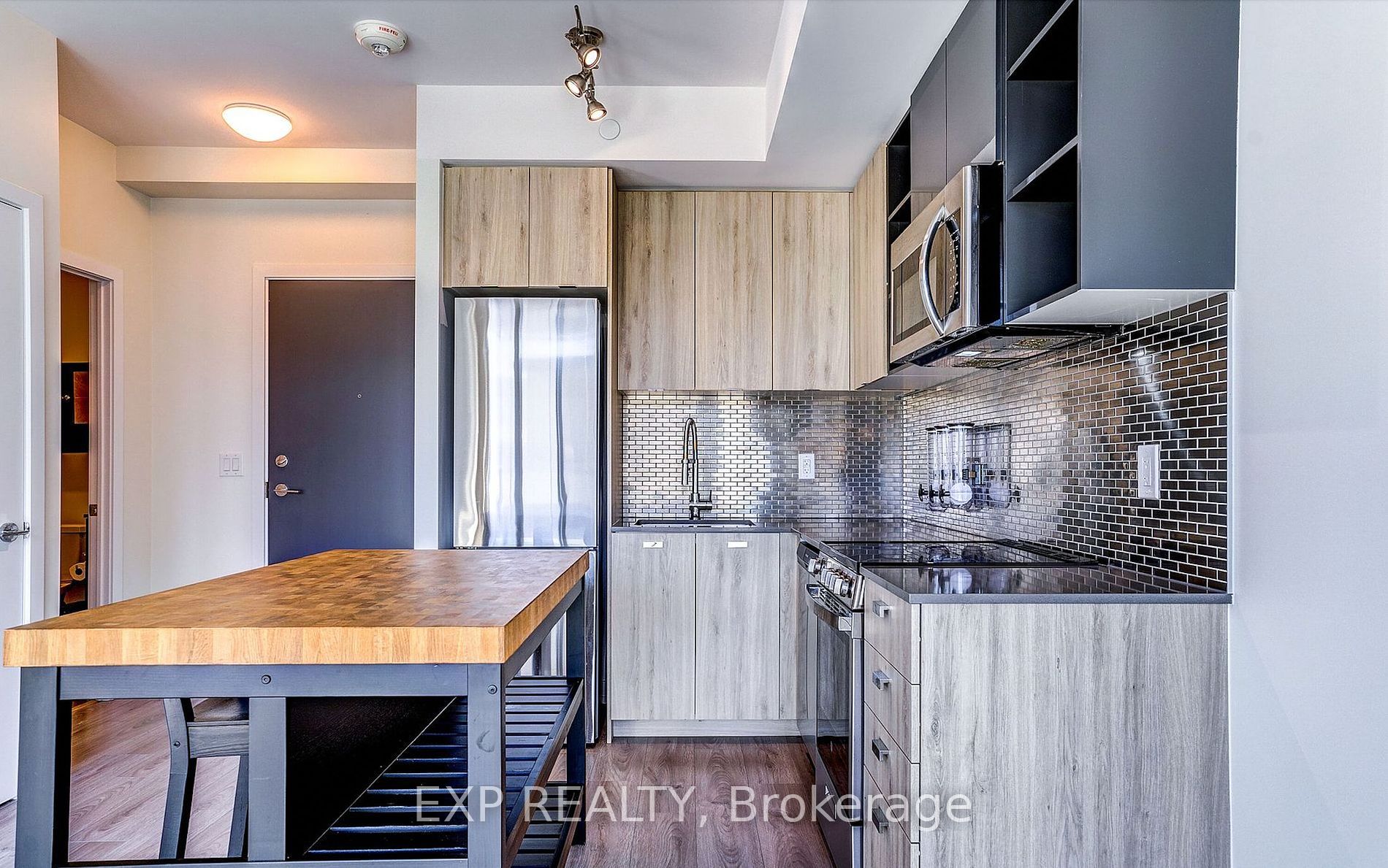 10 De Boers Drive #514