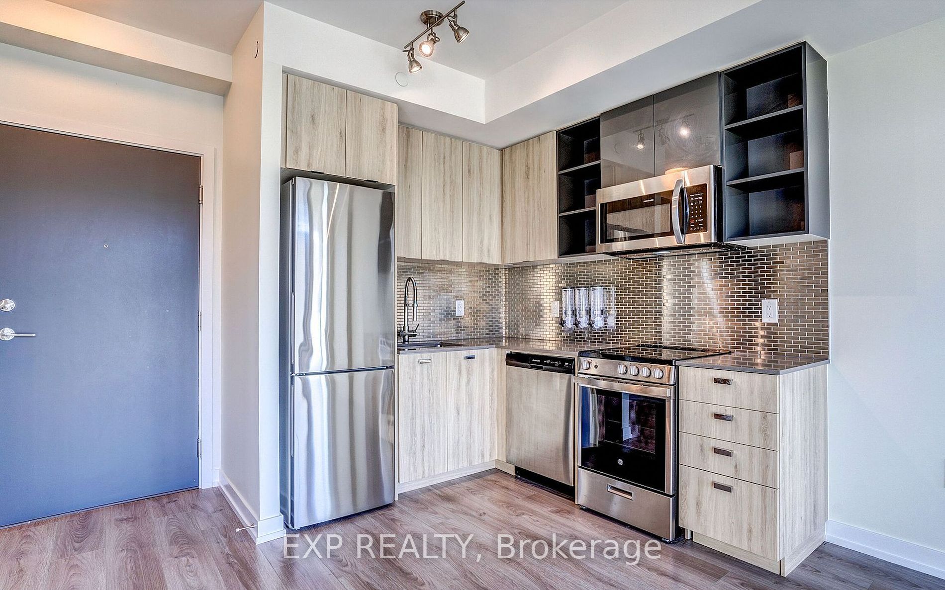 10 De Boers Drive #514