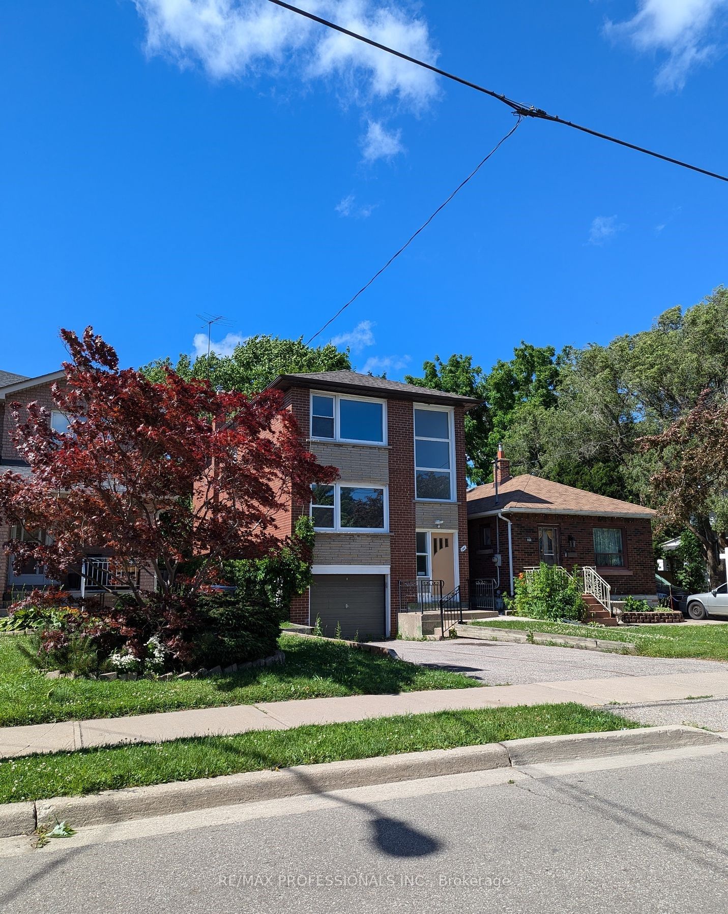 144 Lake Cres, #Main