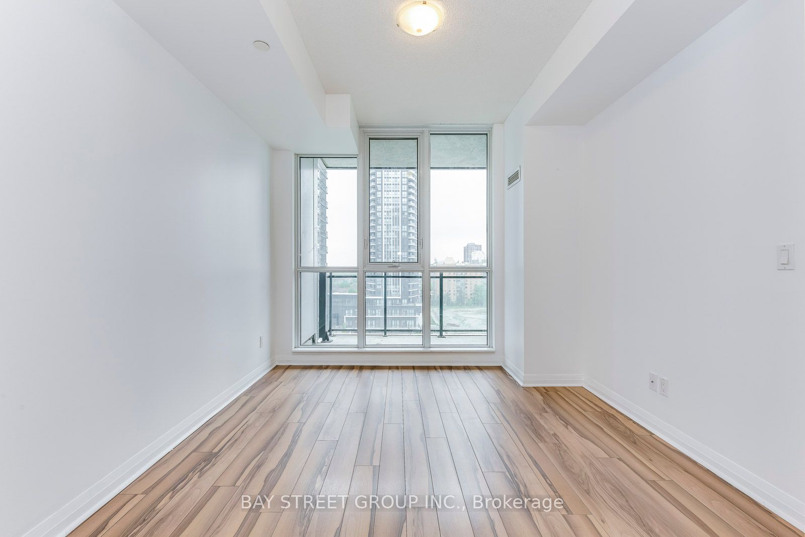 55 Eglinton Avenue W, #1003