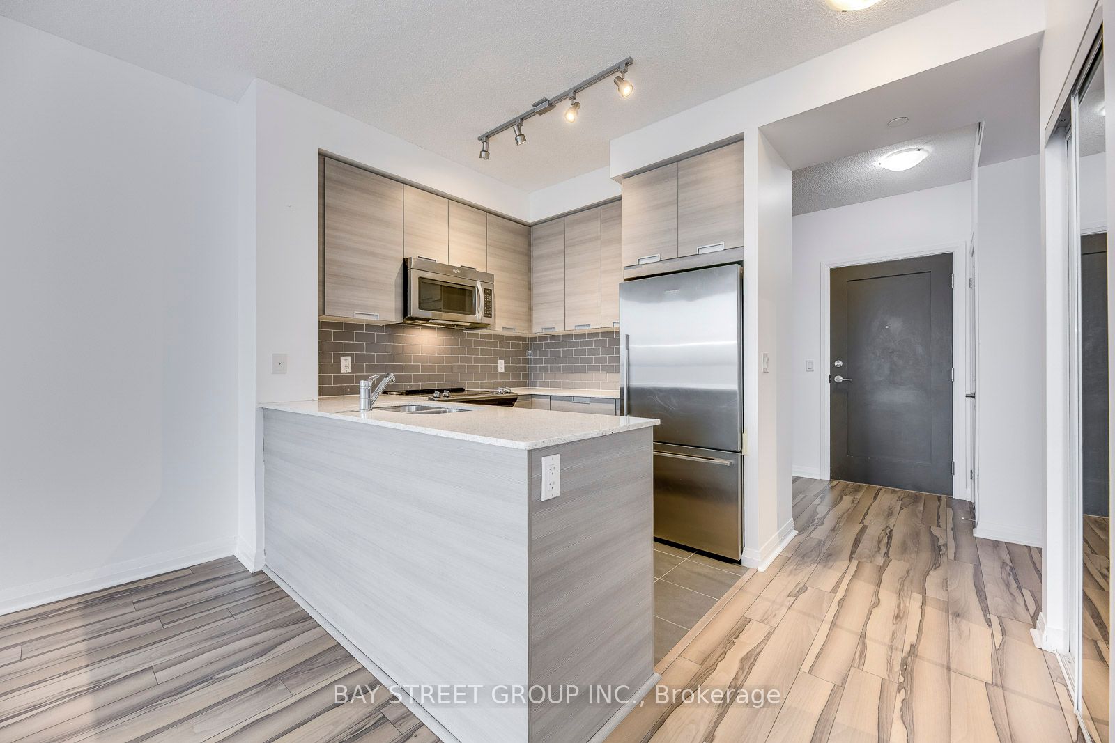 55 Eglinton Avenue W, #1003