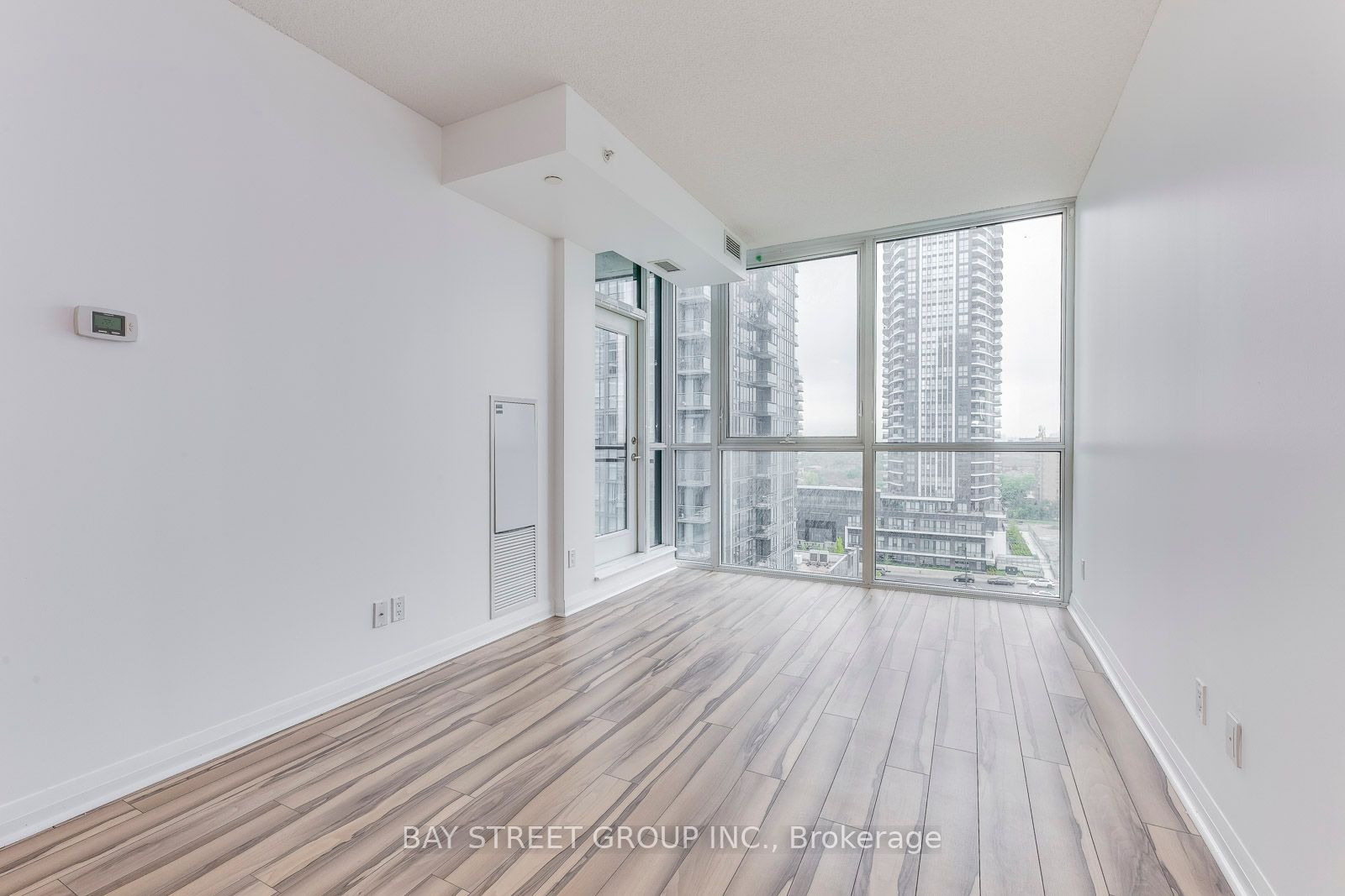 55 Eglinton Avenue W, #1003