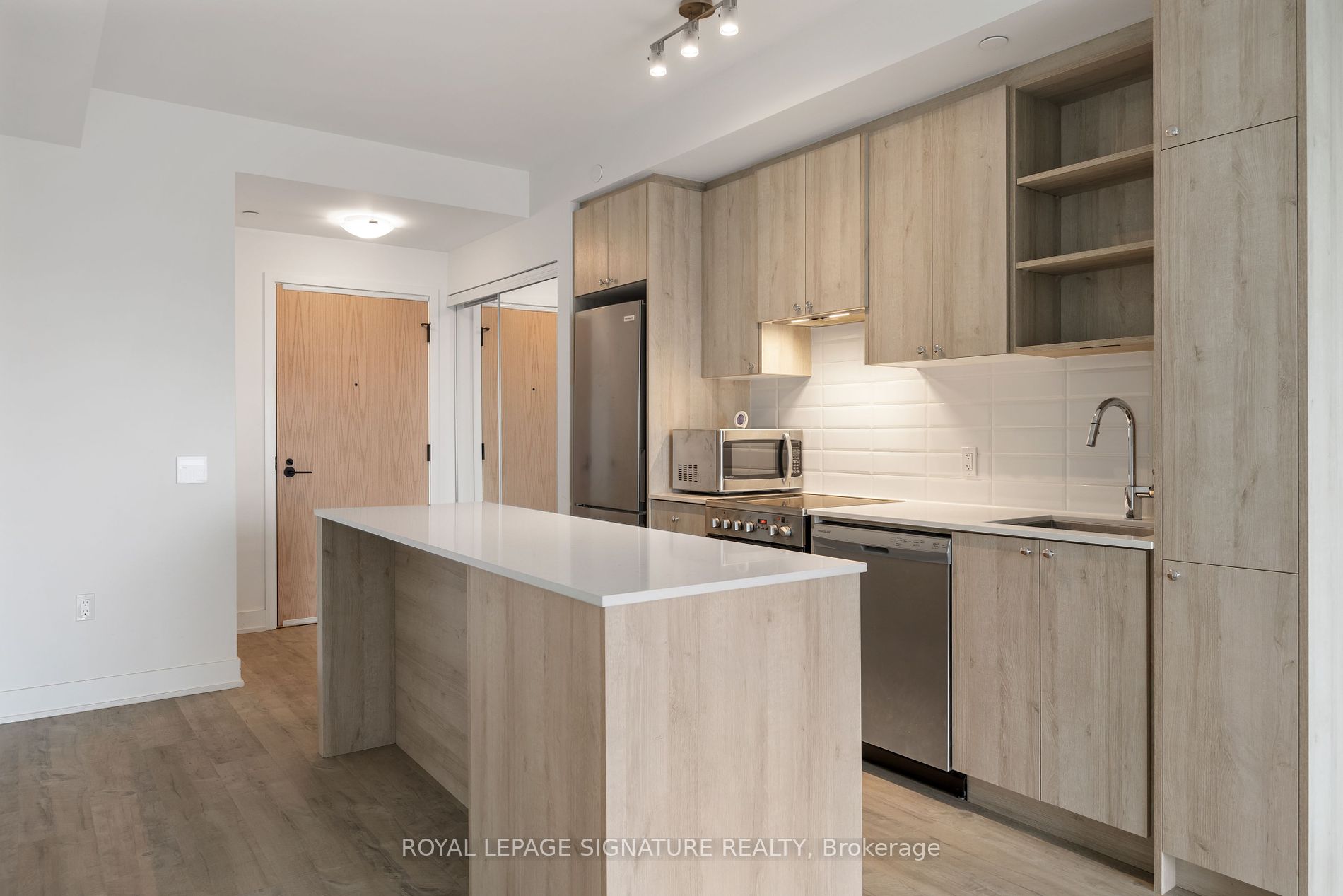 50 George Butchart Dr, #525