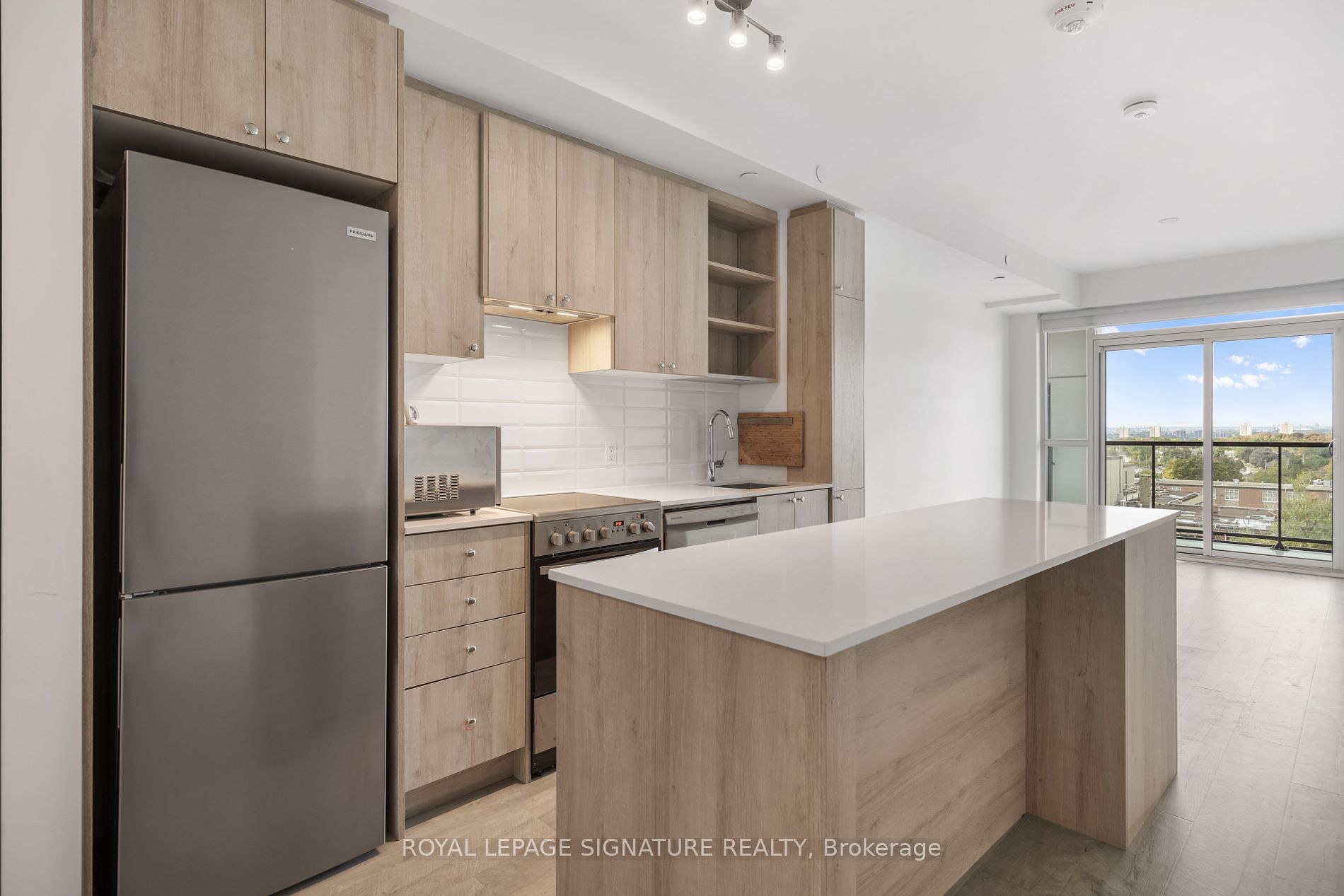 50 George Butchart Dr, #525