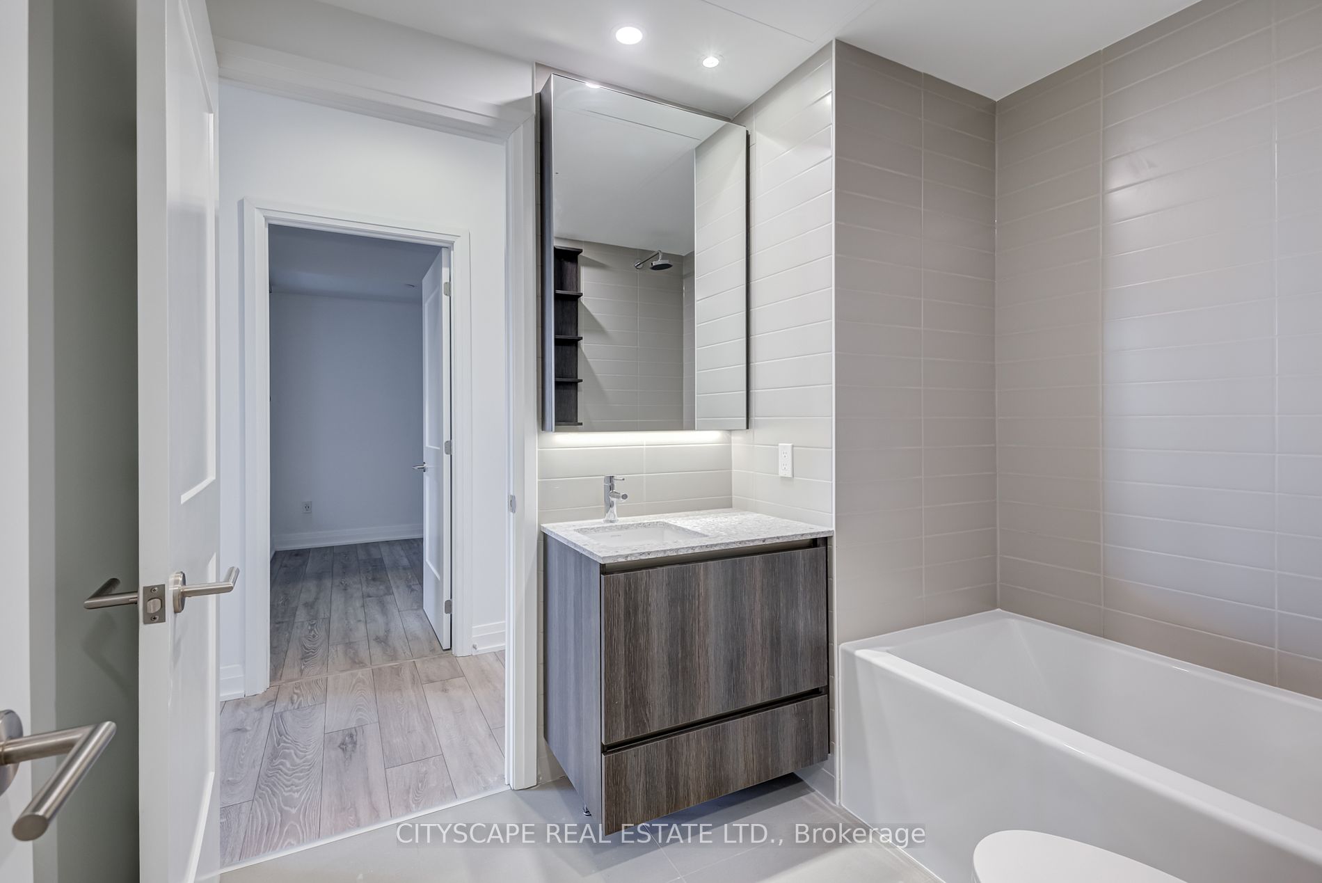21 Park Street E #601