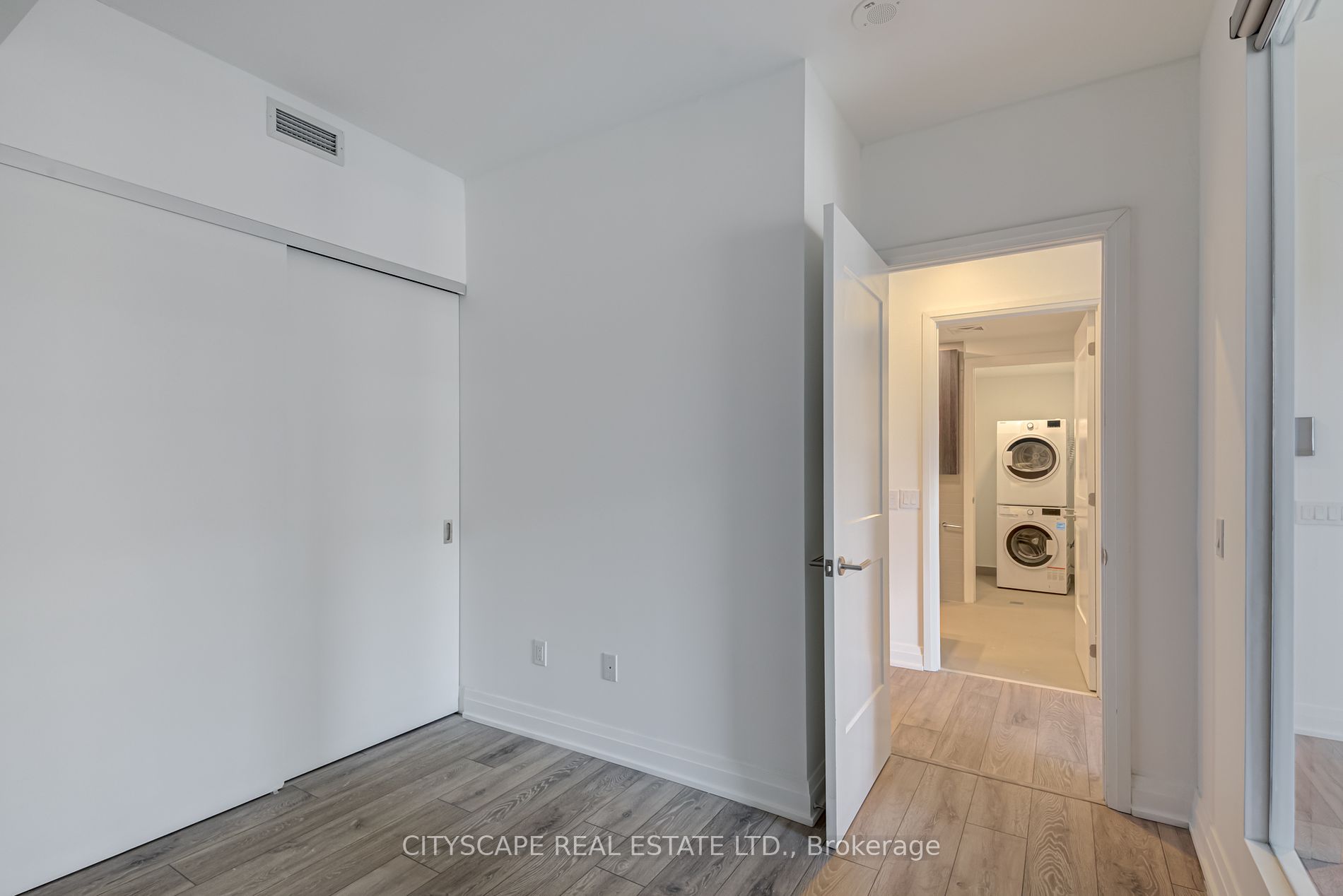 21 Park Street E #601