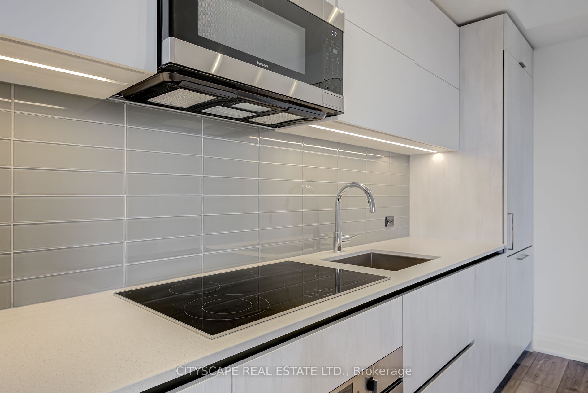 21 Park Street E #601