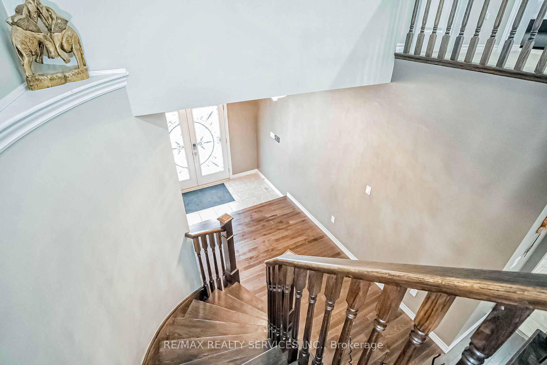 65 Lola Cres