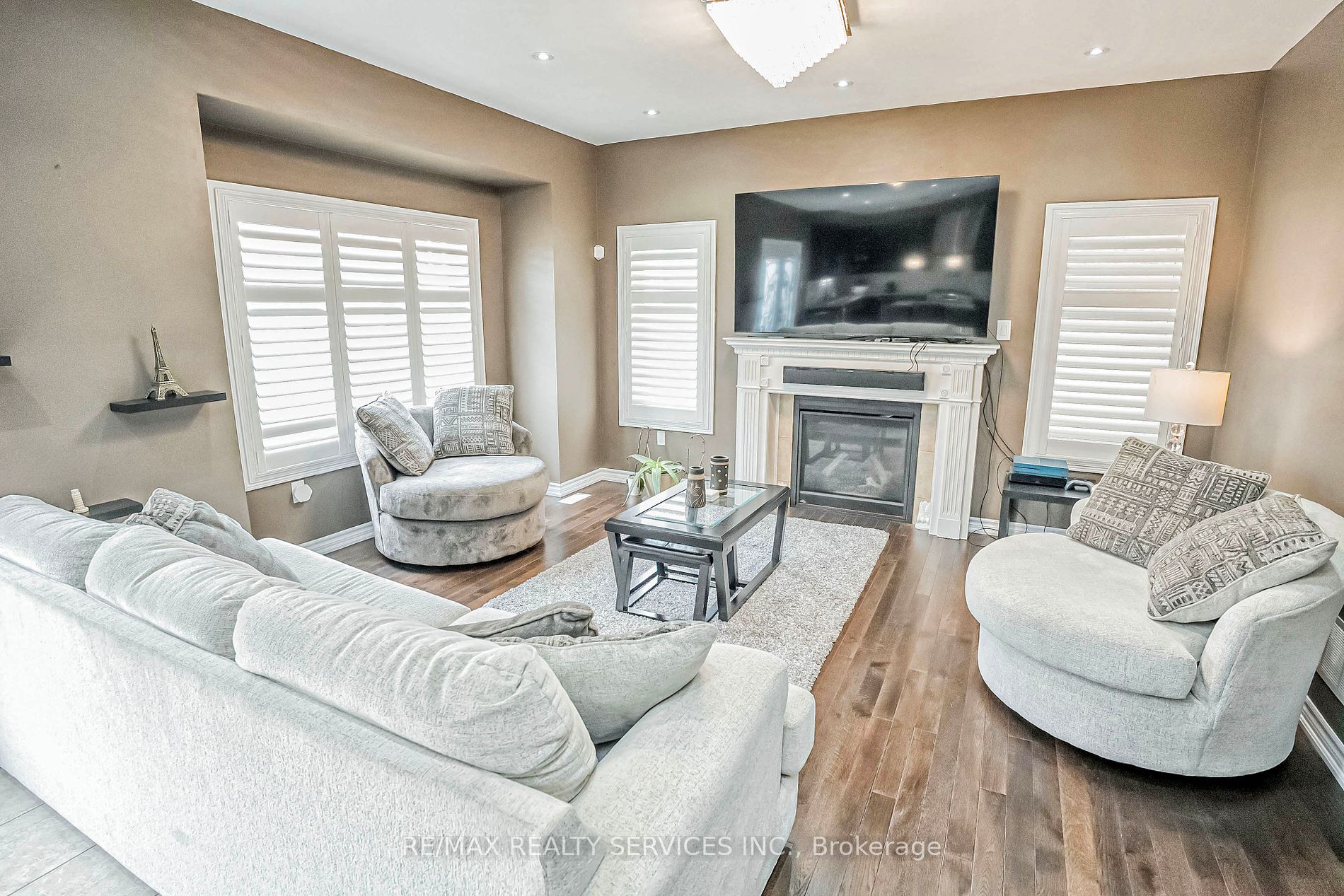 65 Lola Cres