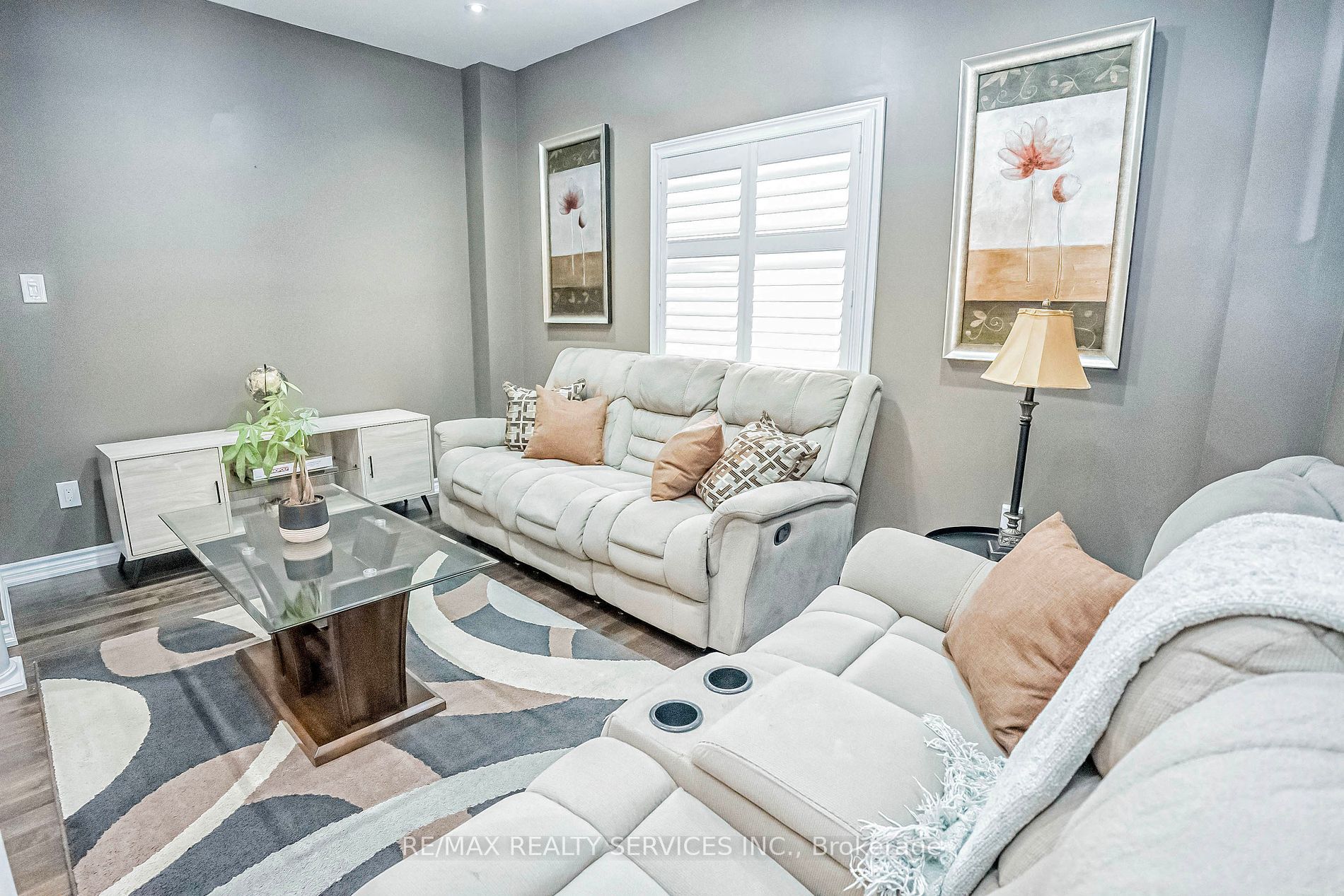 65 Lola Cres