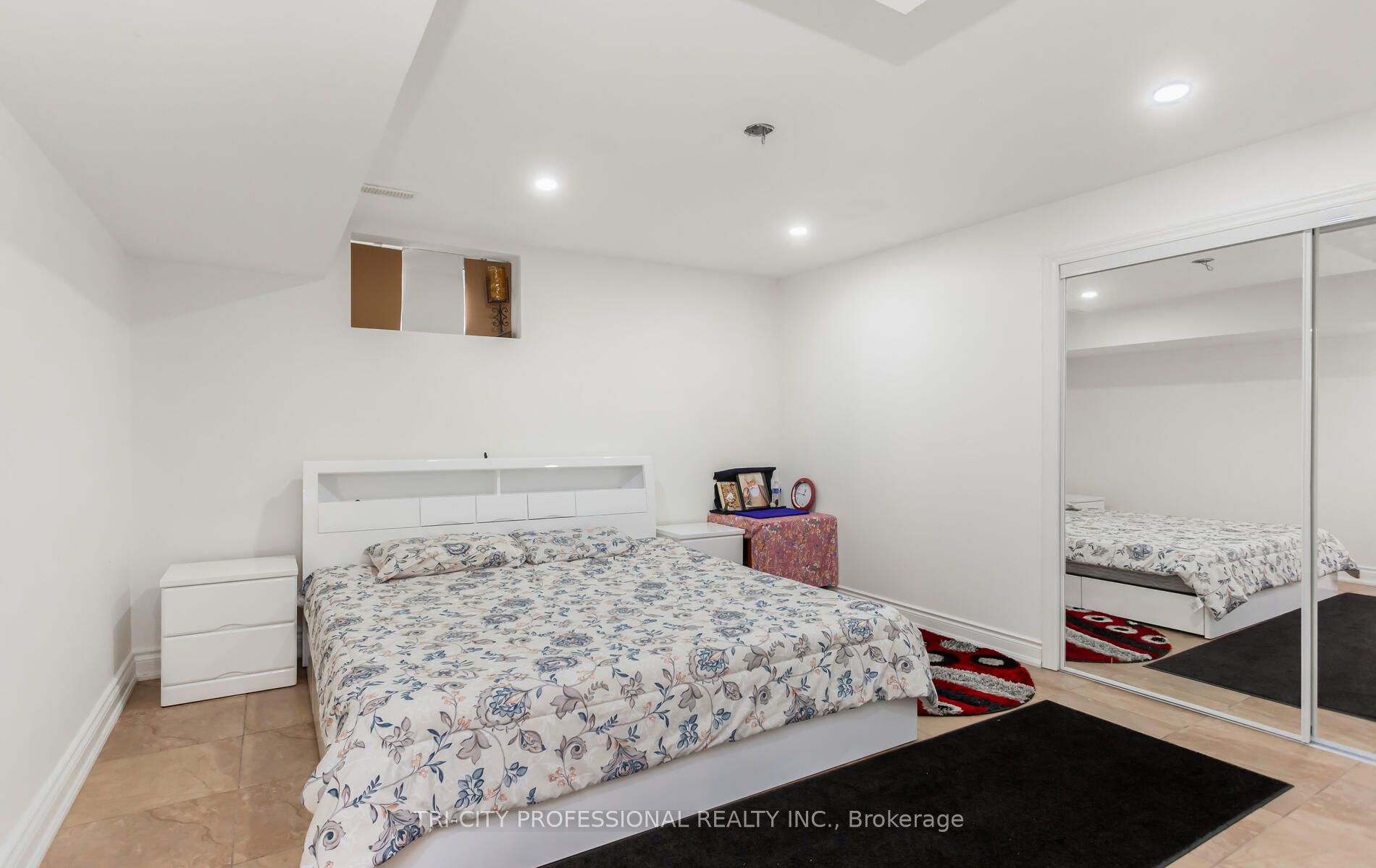 4 Fenton Way