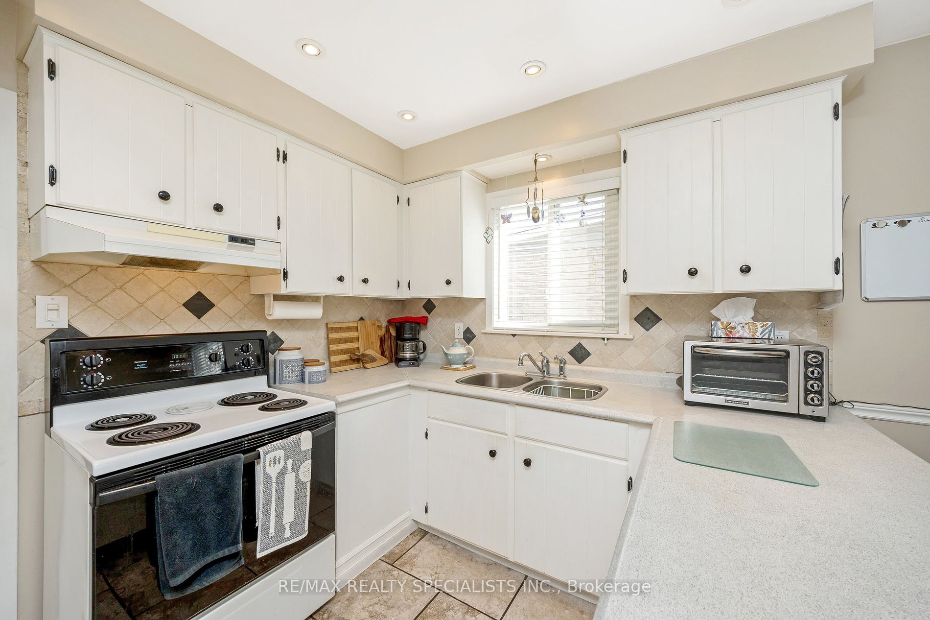 6356 Chaumont Crescent