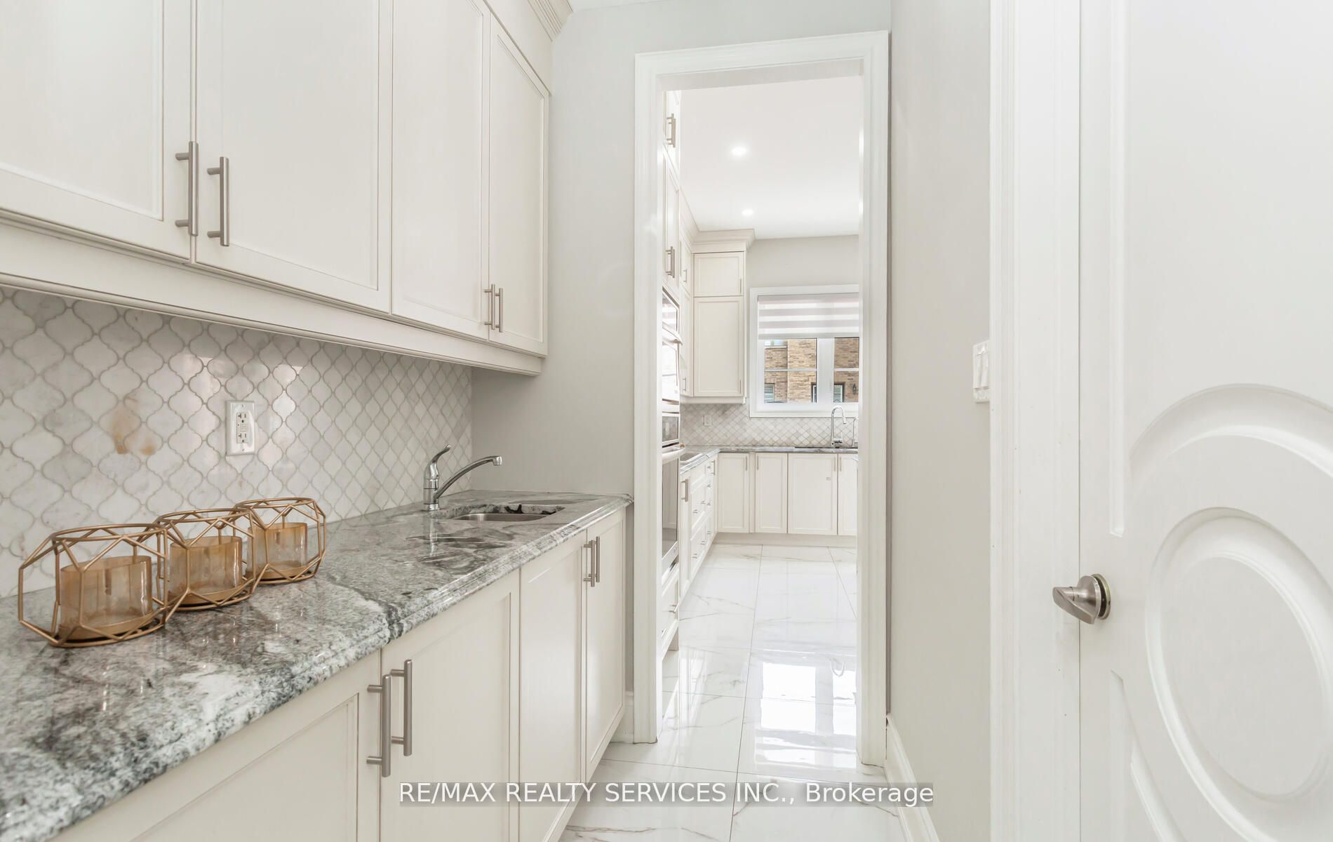 9 Bedouin Cres
