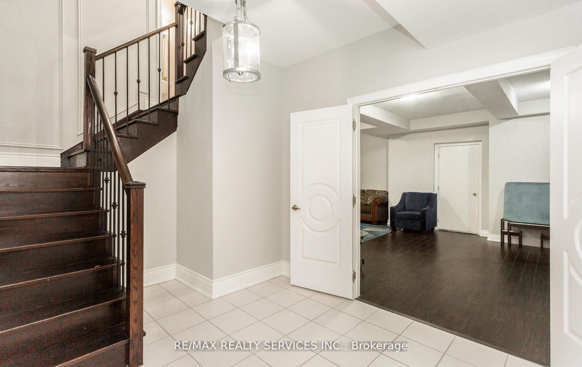 9 Bedouin Cres