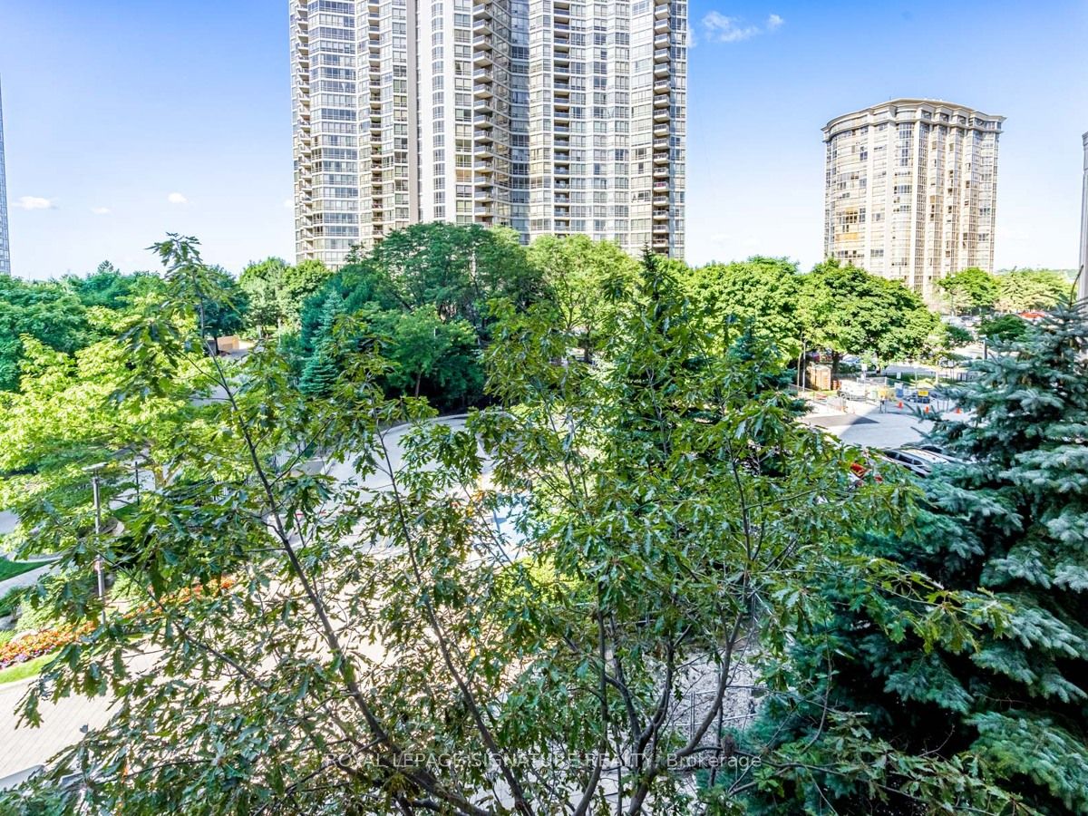 35 Kingsbridge Garden Circle, #413