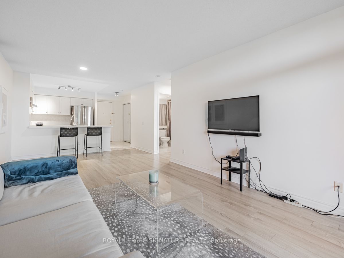 35 Kingsbridge Garden Circle, #413