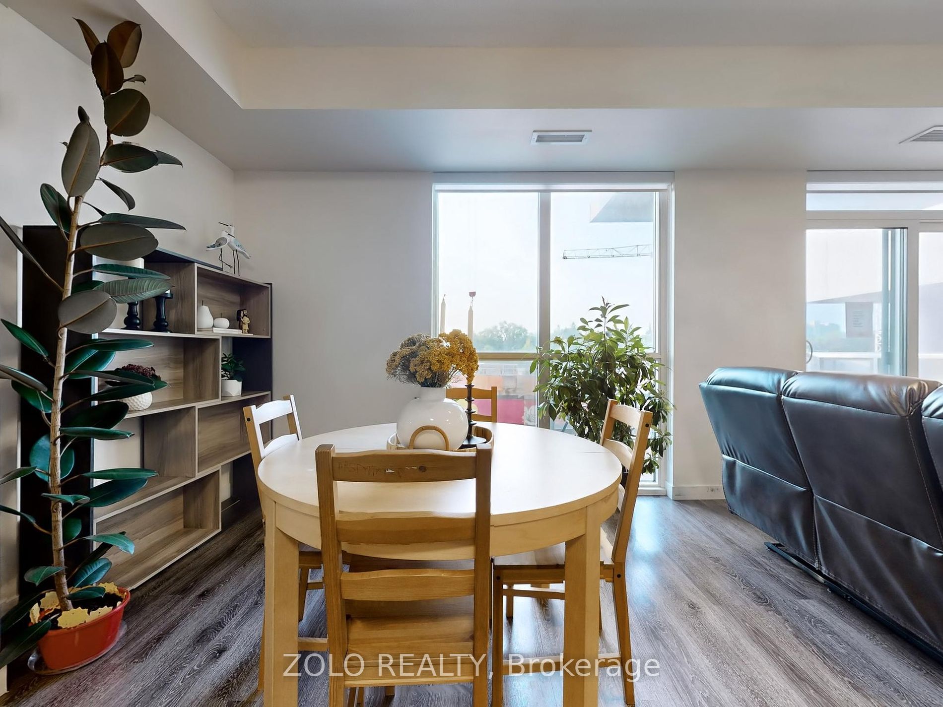 2093 Fairview Street #201