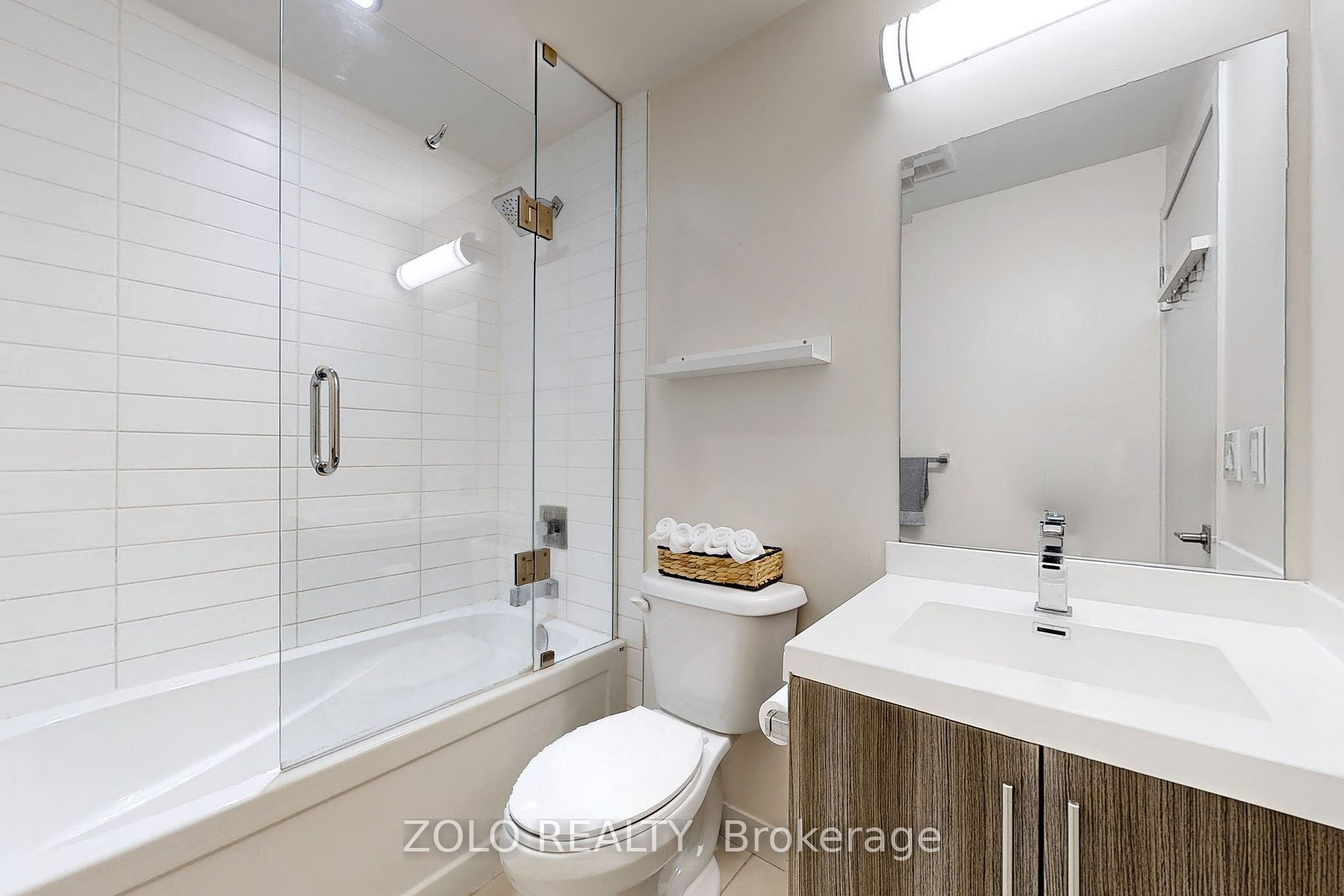 2093 Fairview Street #201