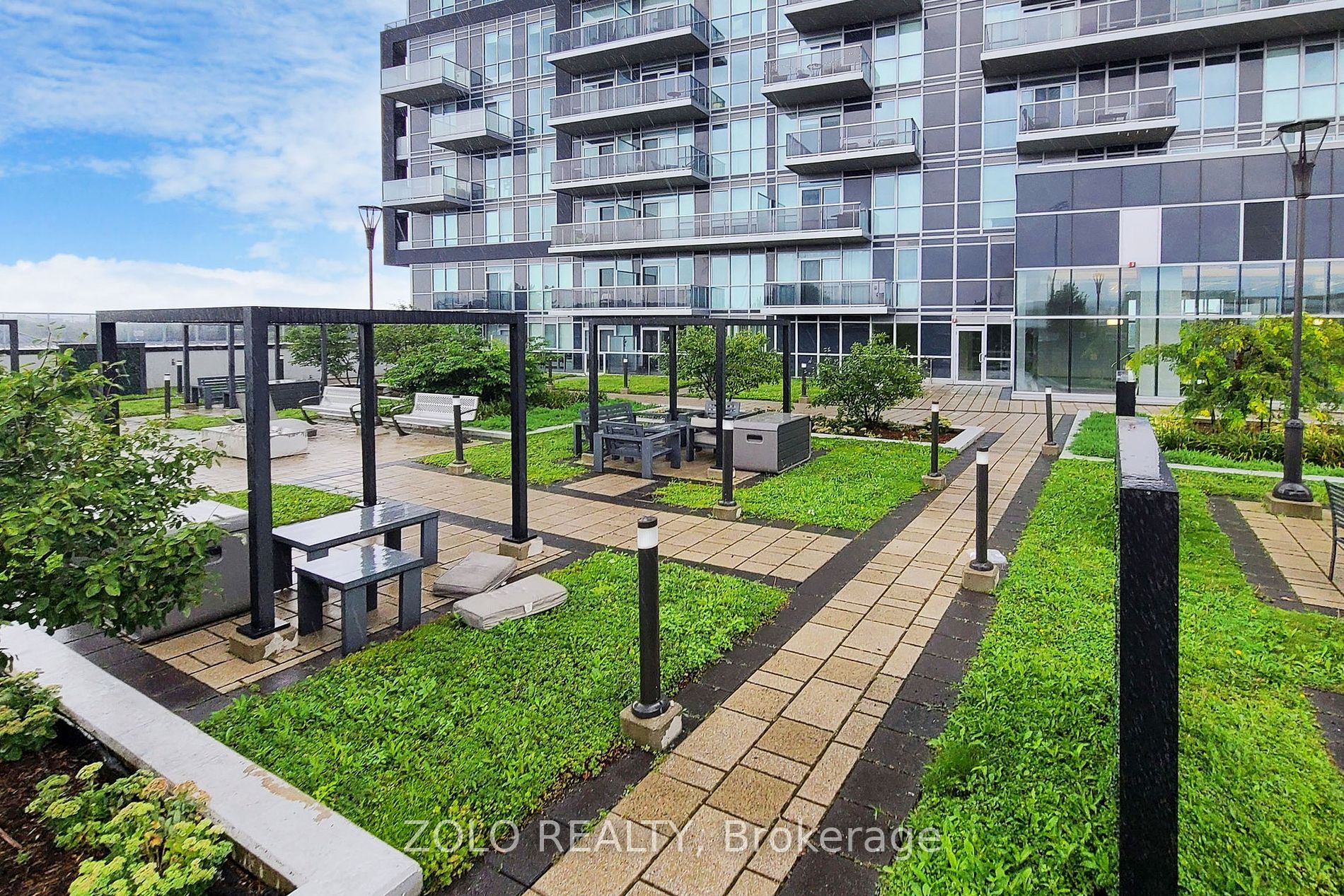 2093 Fairview Street #201