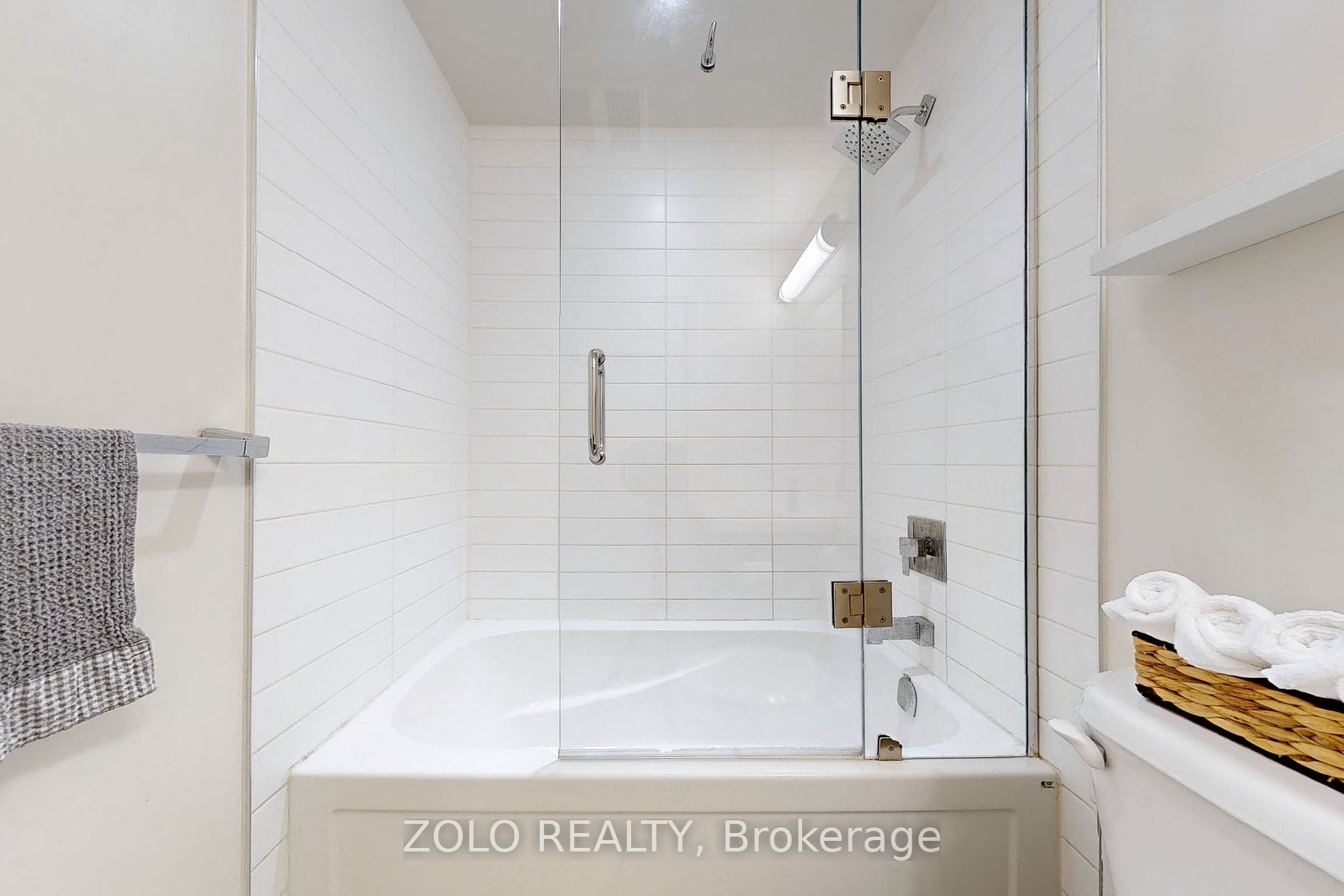 2093 Fairview Street #201