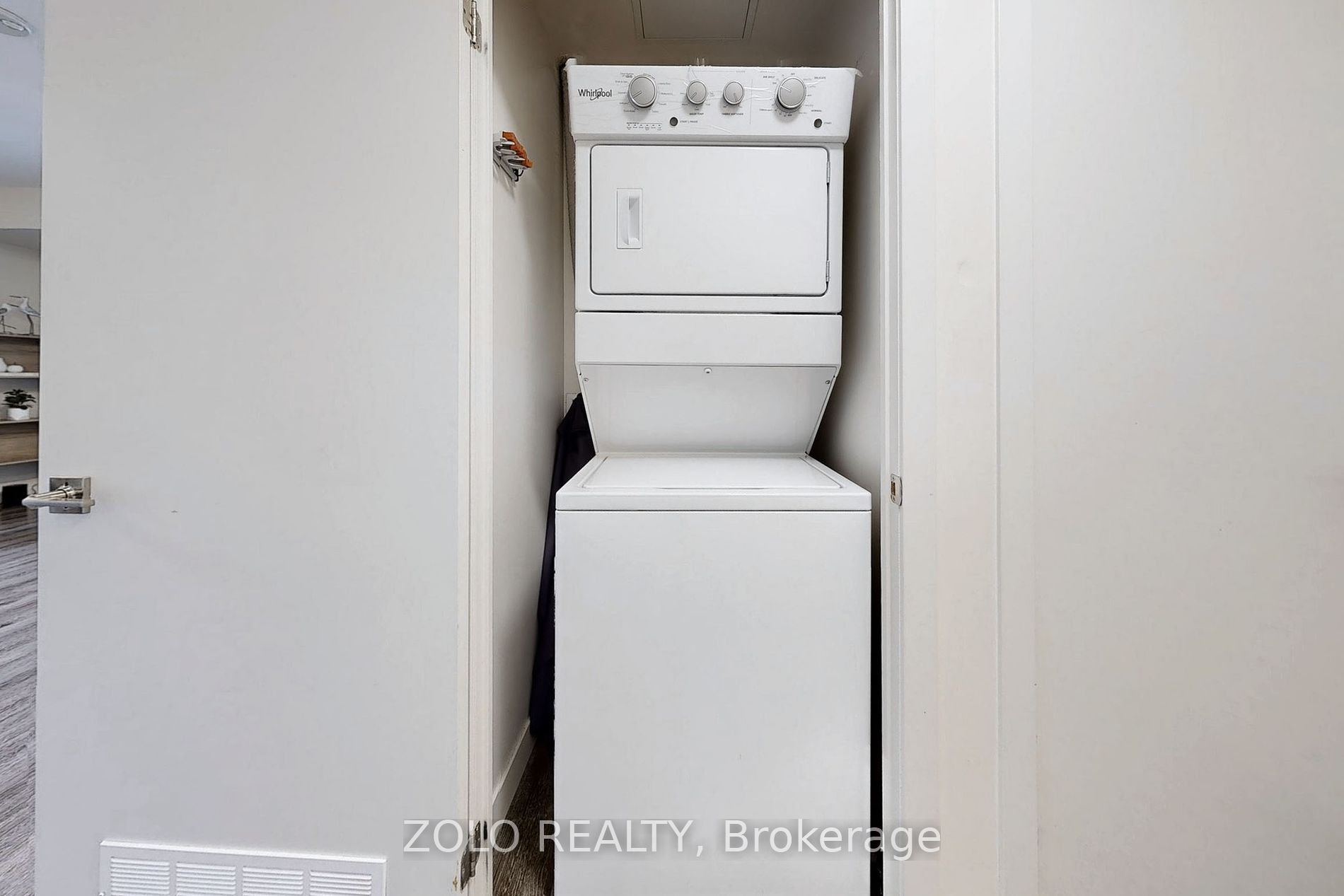 2093 Fairview Street #201