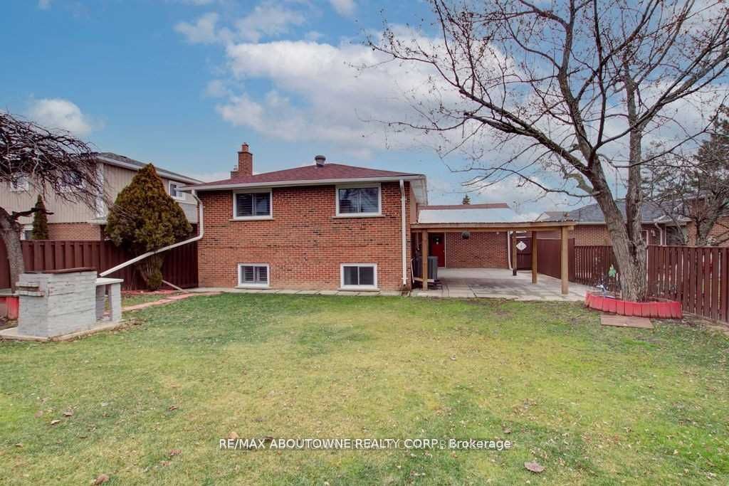 6346 Neuchatel Road