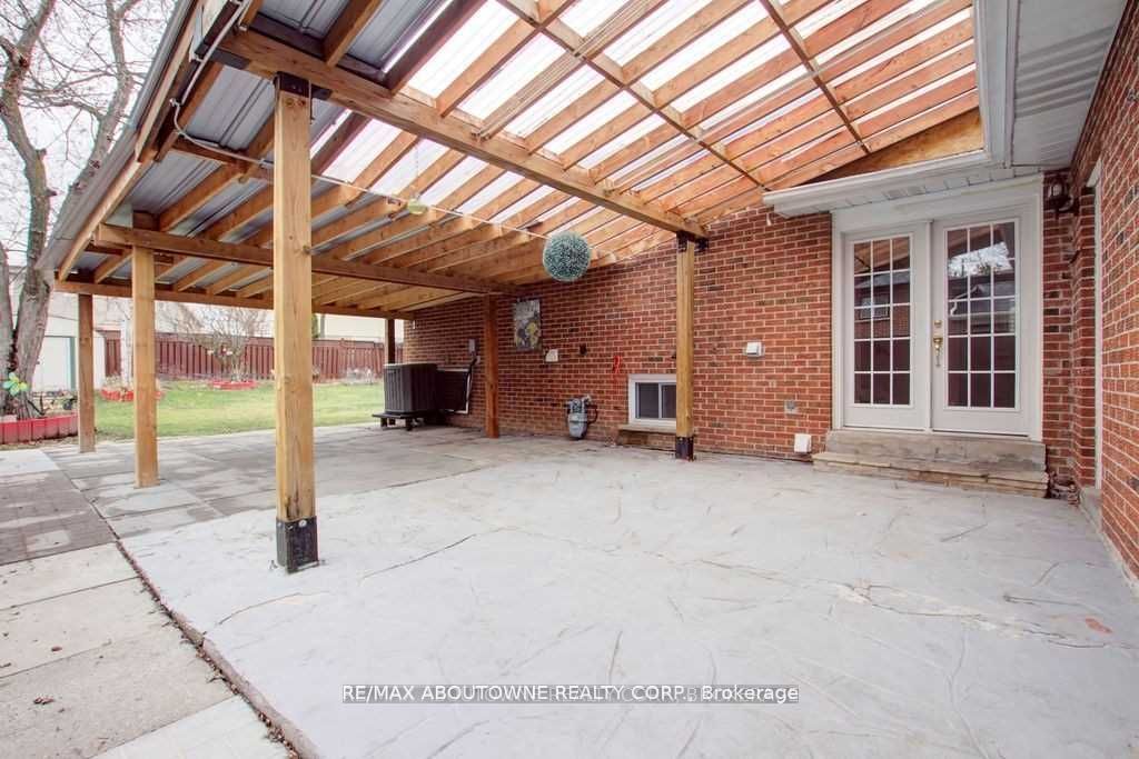 6346 Neuchatel Road