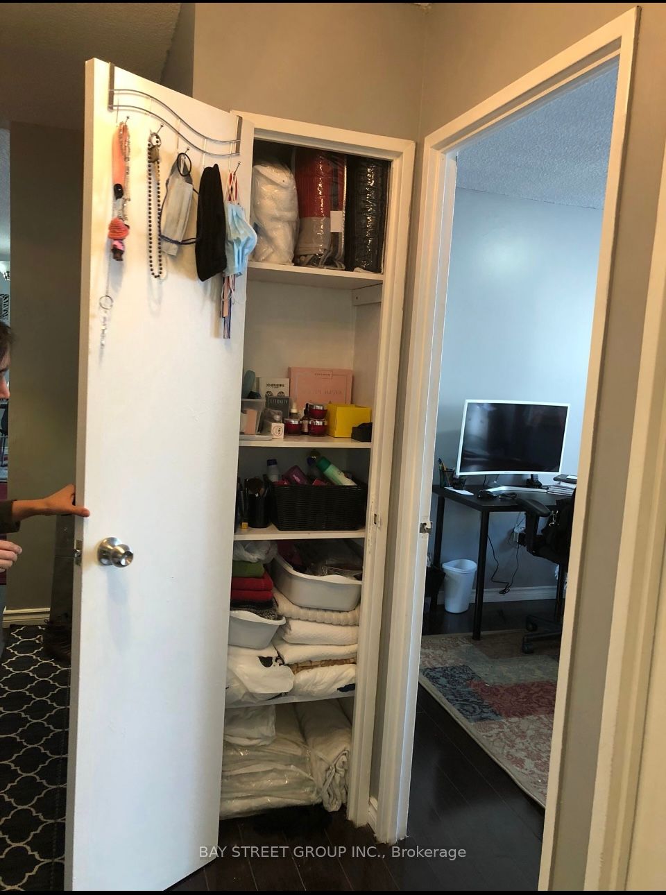 17 Knightsbridge Road, #1803