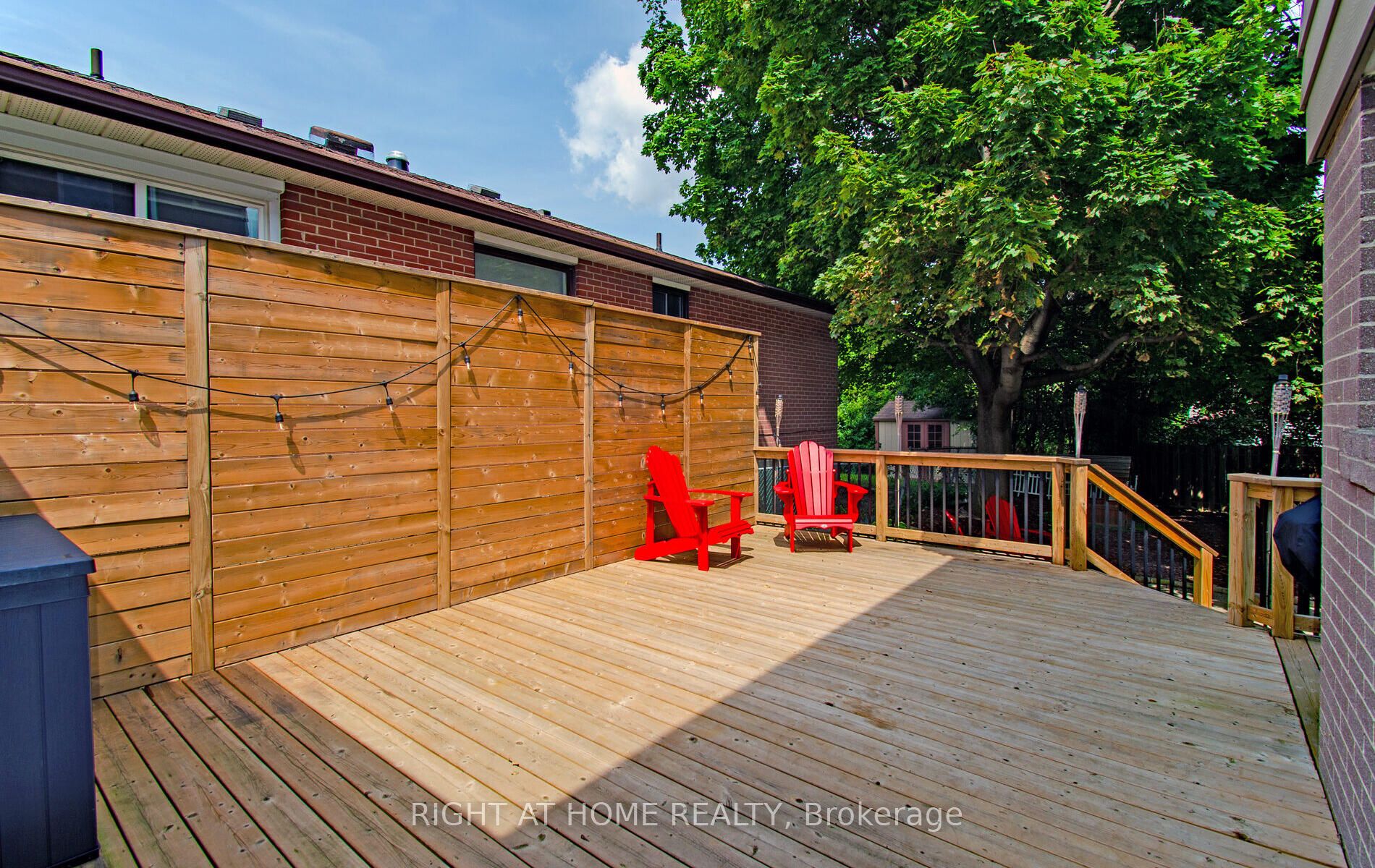 164 McMurchy Avenue S