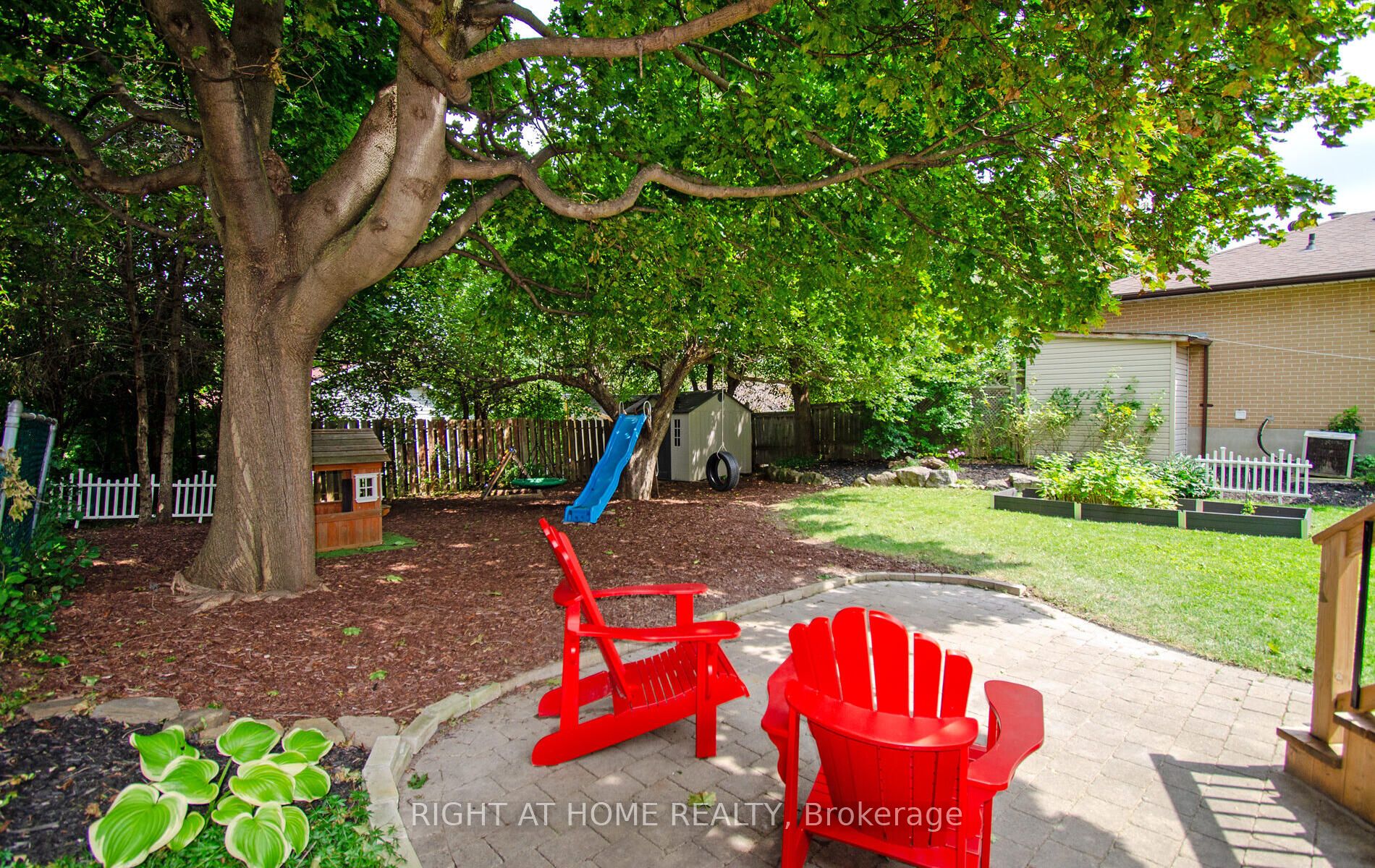 164 McMurchy Avenue S
