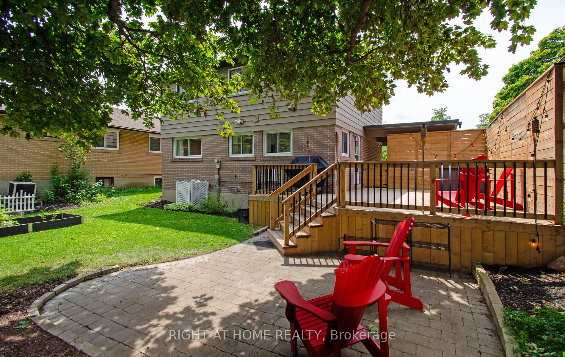 164 McMurchy Avenue S