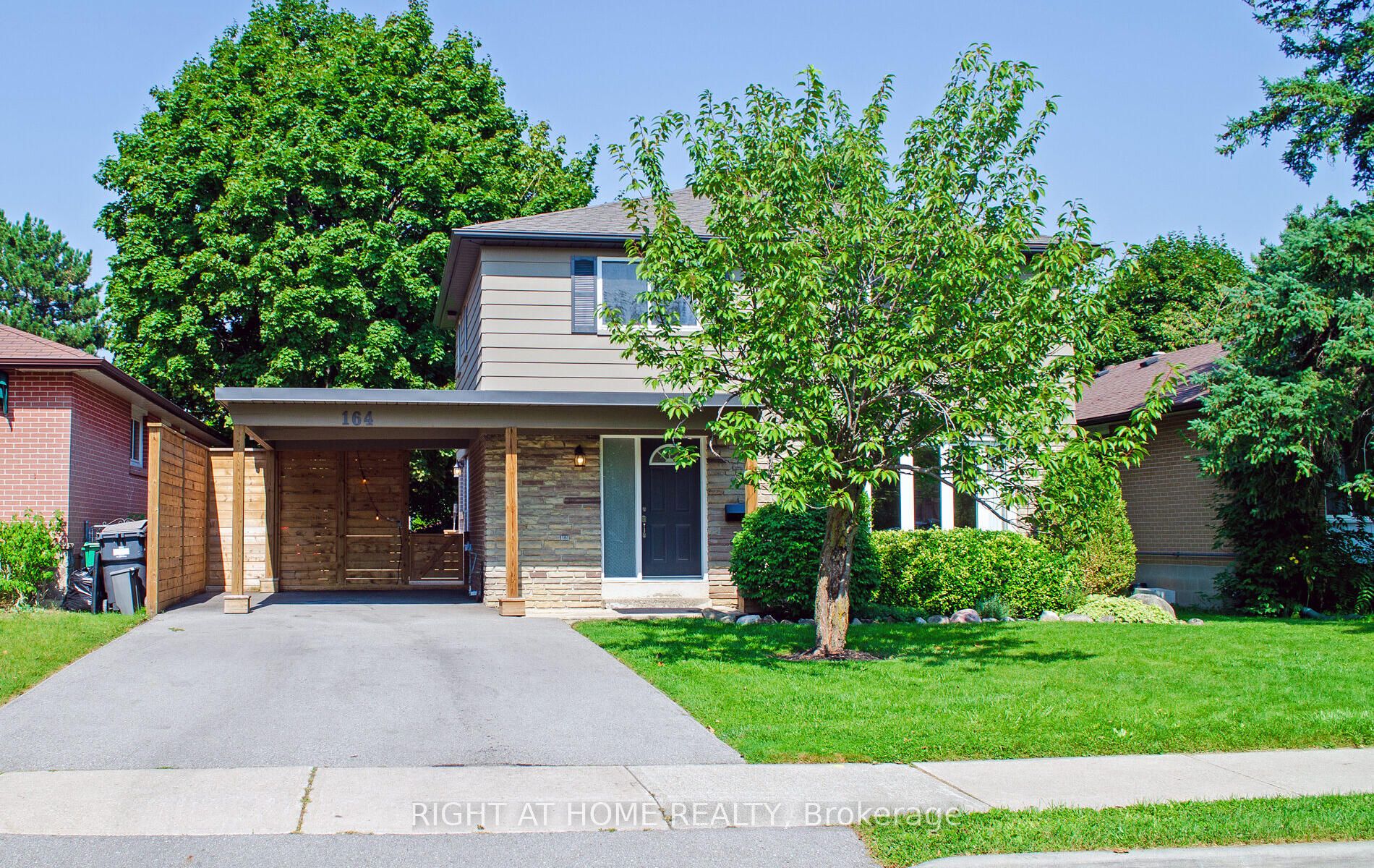 164 McMurchy Avenue S