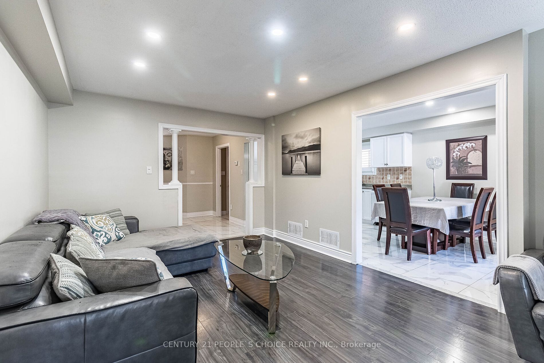 48 Castelli Crt