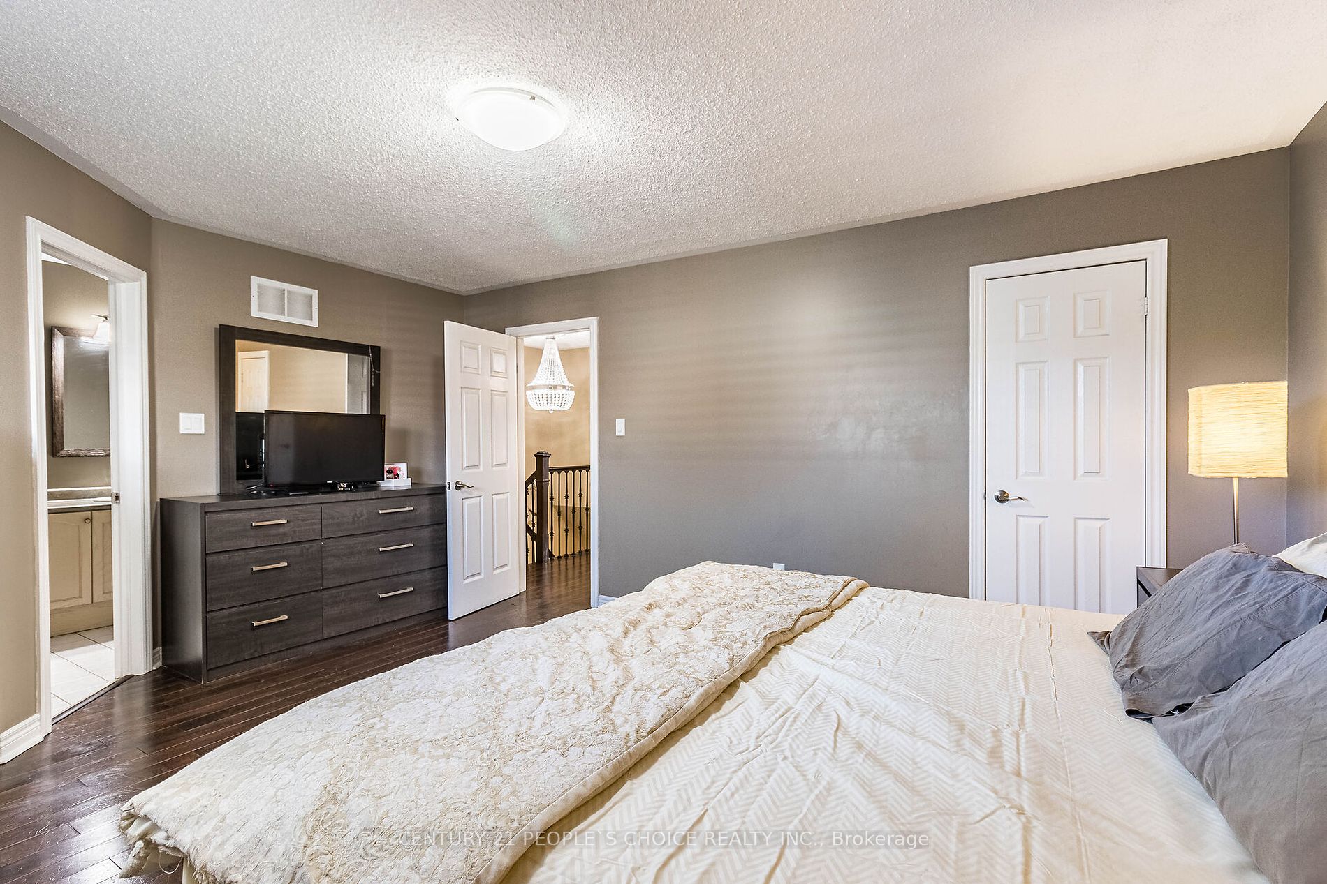 48 Castelli Crt