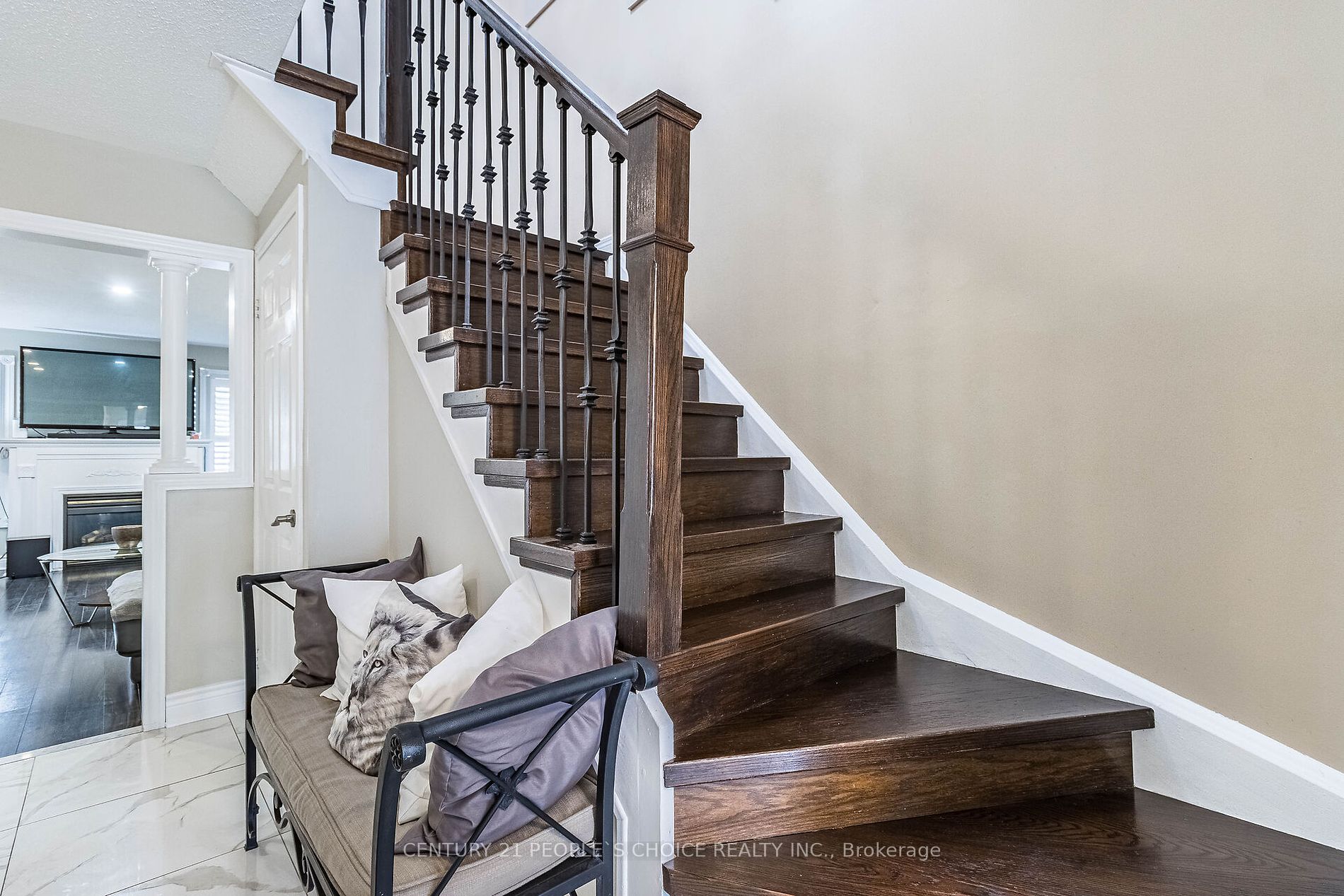 48 Castelli Crt