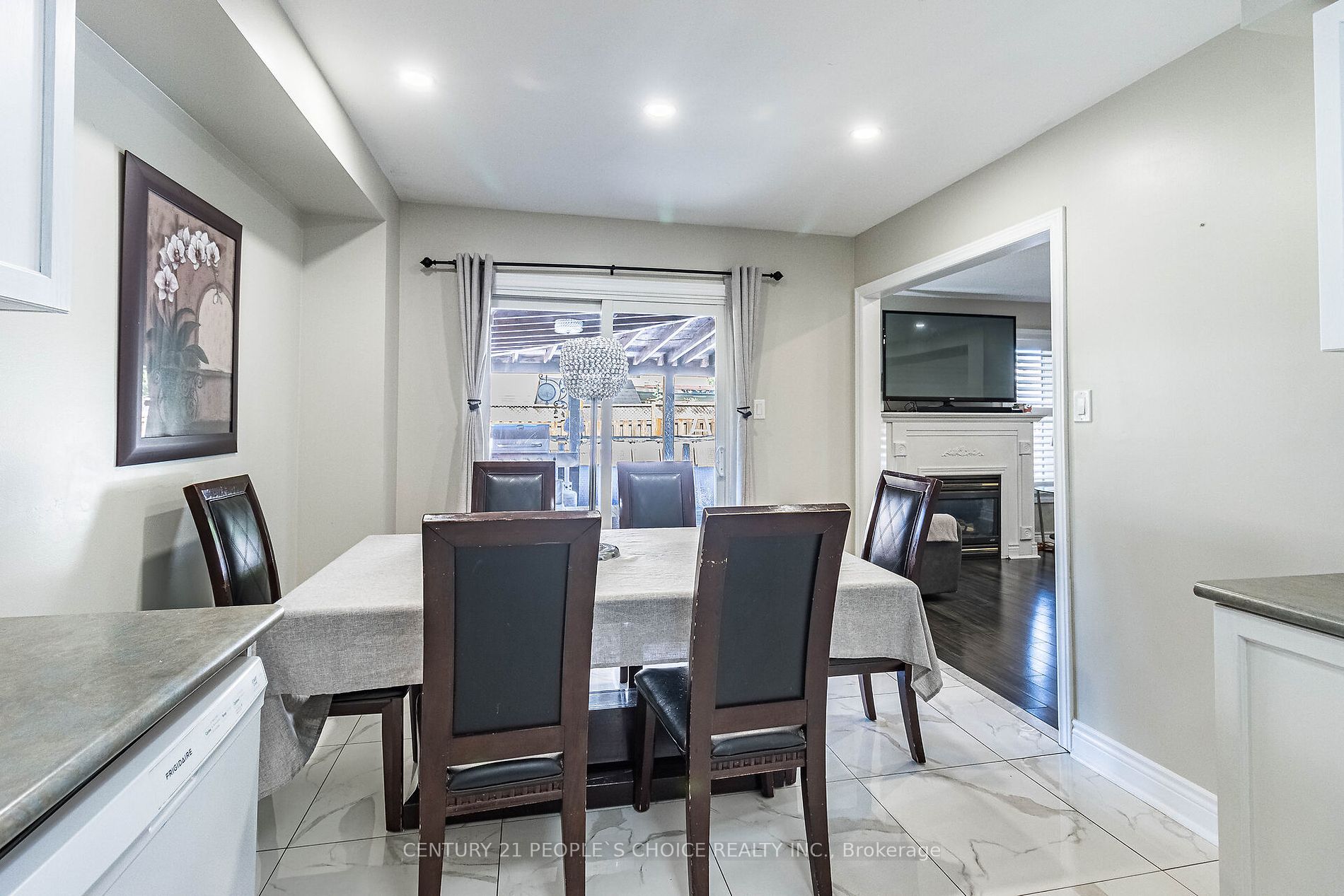 48 Castelli Crt