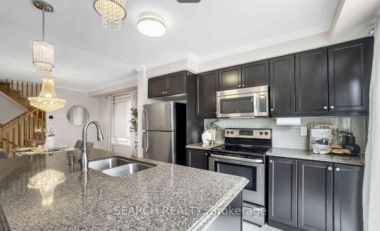 34 Enford Cres